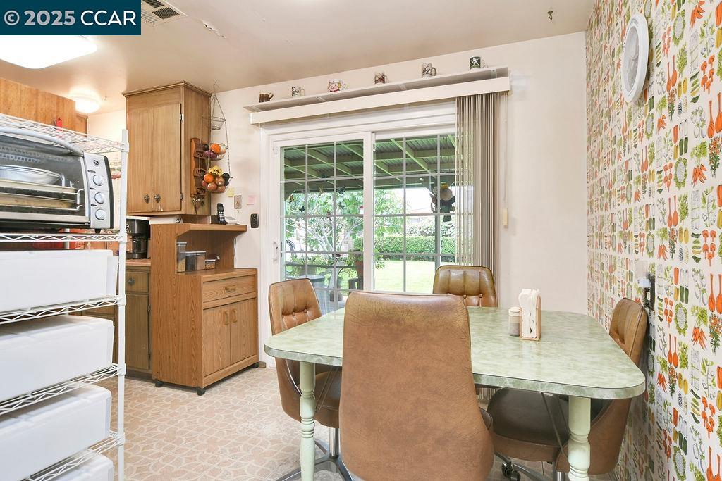 Detail Gallery Image 6 of 26 For 214 Don Carlos Avenue, Stockton,  CA 95210-1202 - 3 Beds | 1 Baths