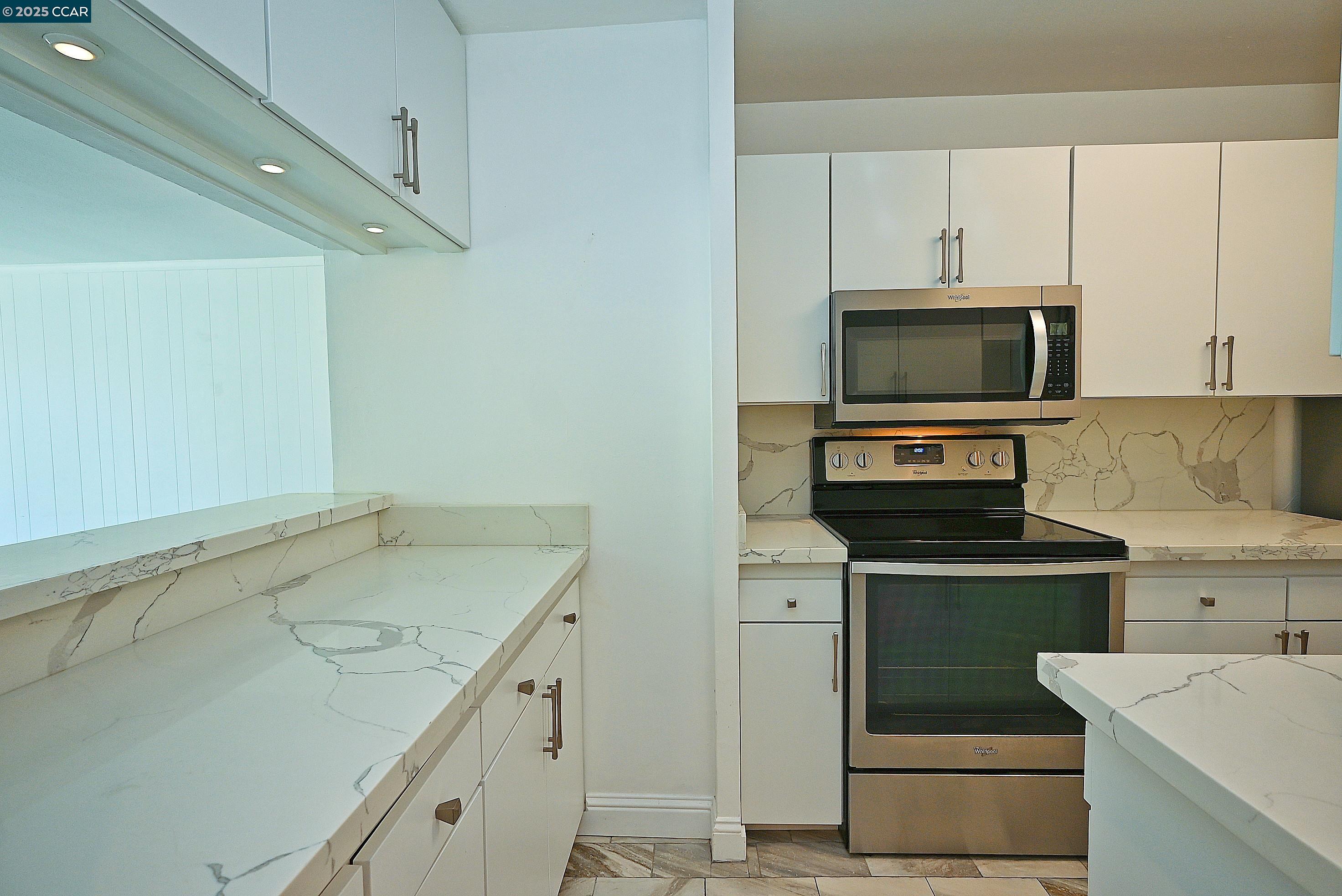 Photo #12: 41112586 Listing: Photo #12