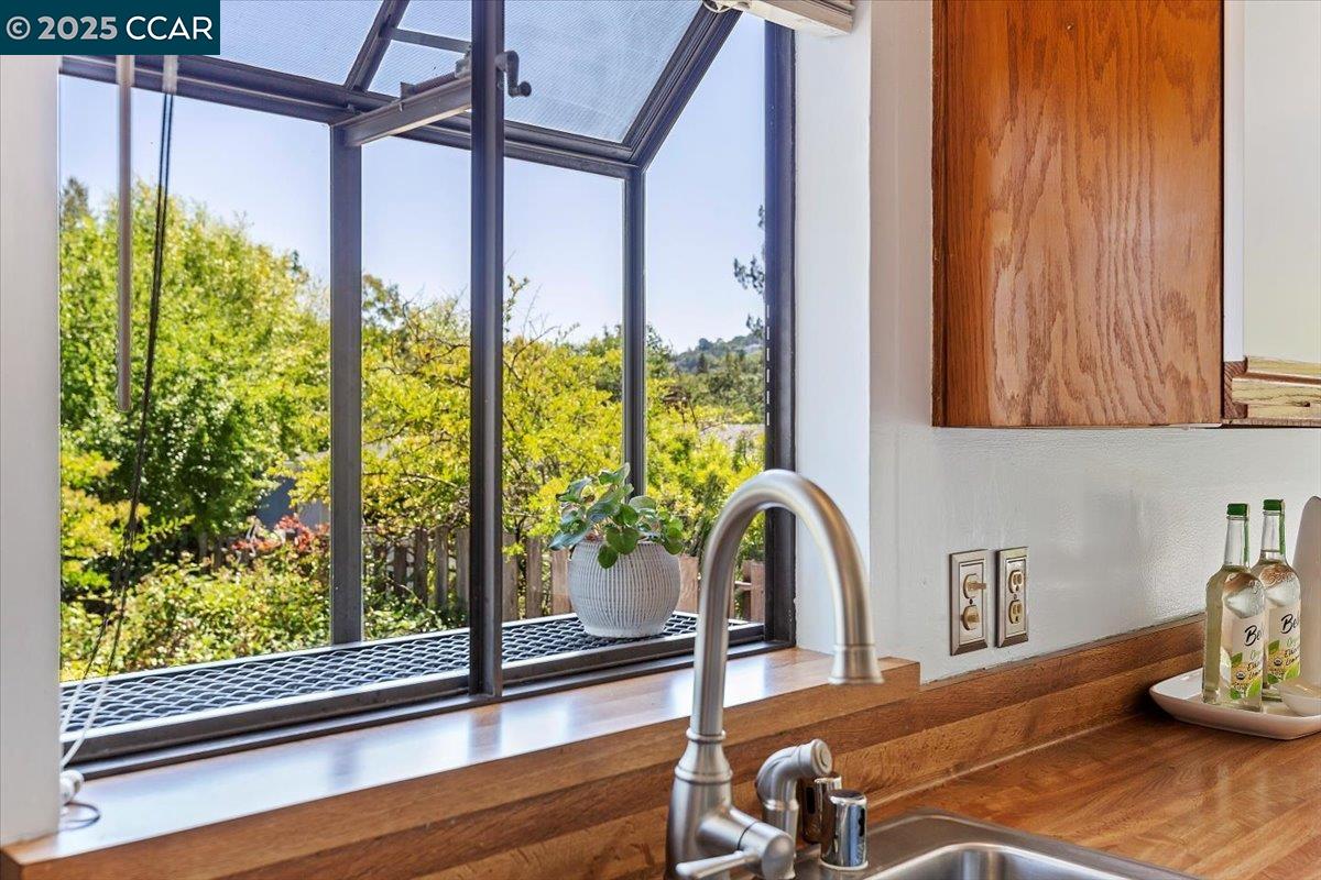 Detail Gallery Image 22 of 49 For 32 California Ave, Orinda,  CA 94563 - 3 Beds | 1/1 Baths