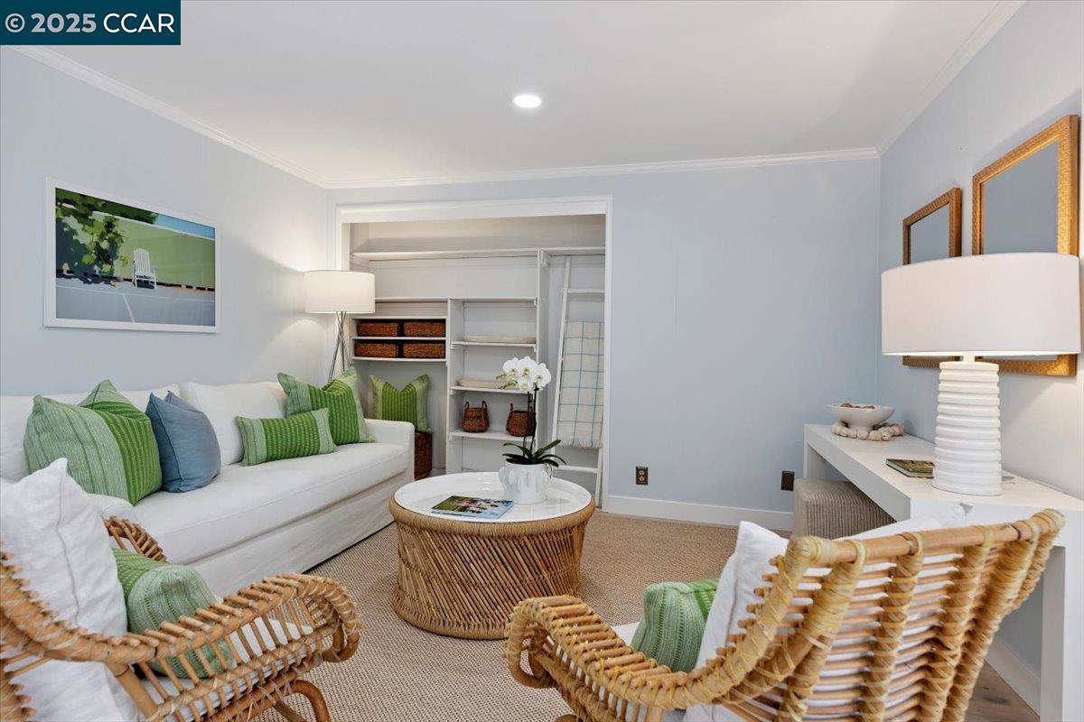 Detail Gallery Image 25 of 49 For 32 California Ave, Orinda,  CA 94563 - 3 Beds | 1/1 Baths