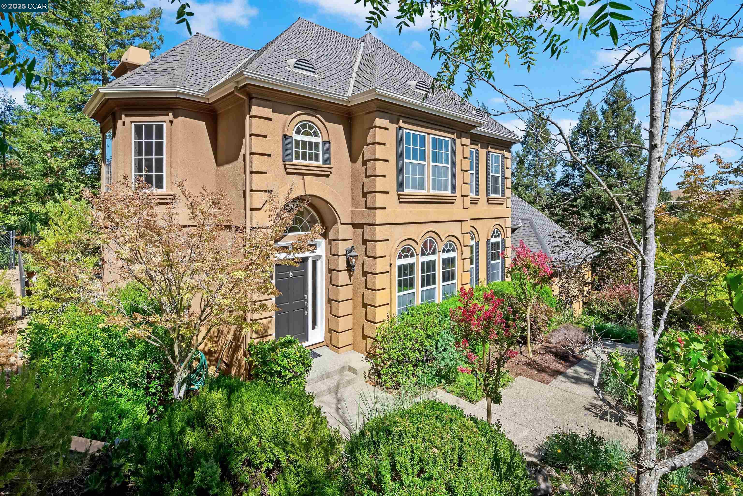 Detail Gallery Image 2 of 41 For 20 Oak Crest Ln, Alamo,  CA 94507 - 4 Beds | 3/1 Baths