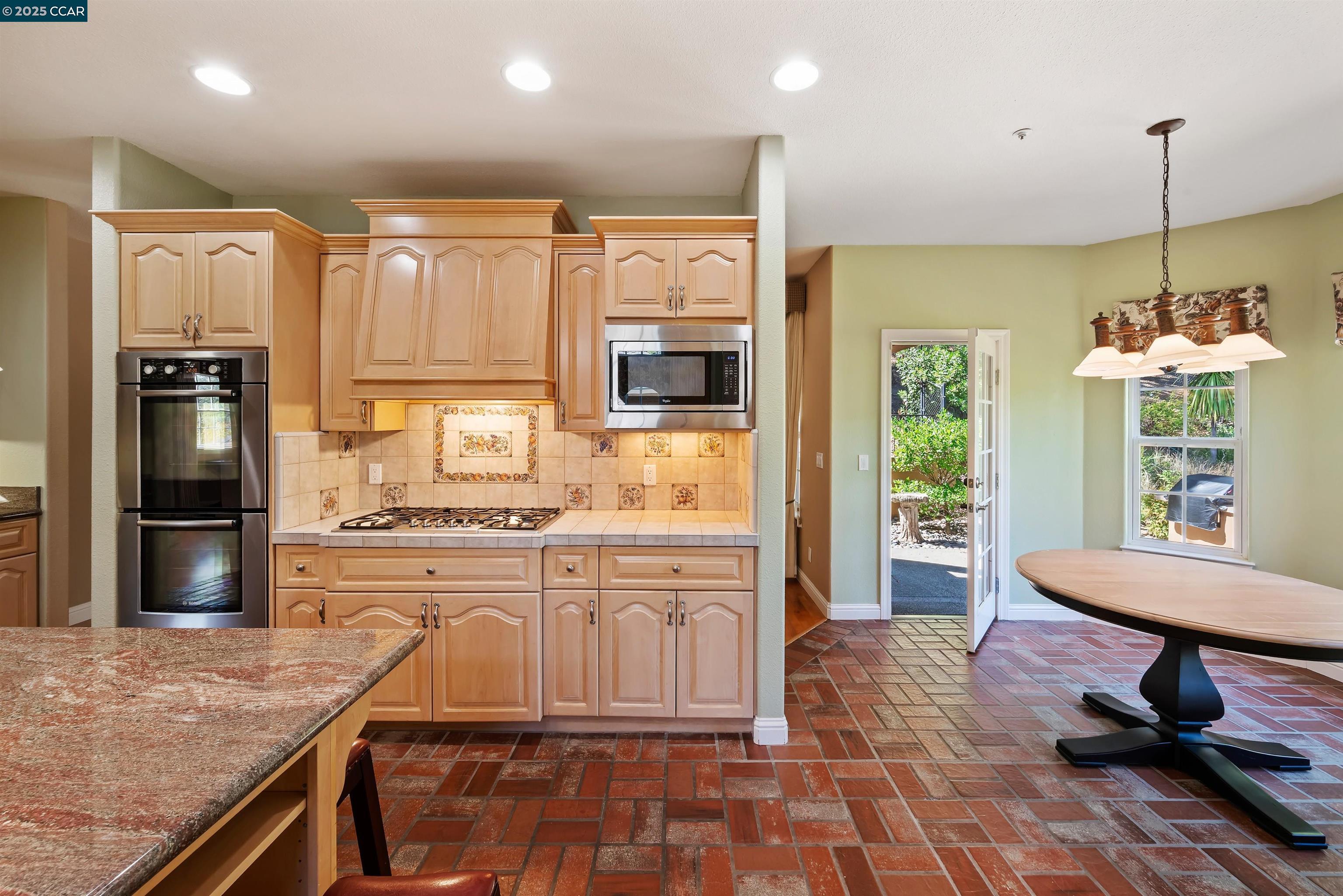 Detail Gallery Image 13 of 41 For 20 Oak Crest Ln, Alamo,  CA 94507 - 4 Beds | 3/1 Baths