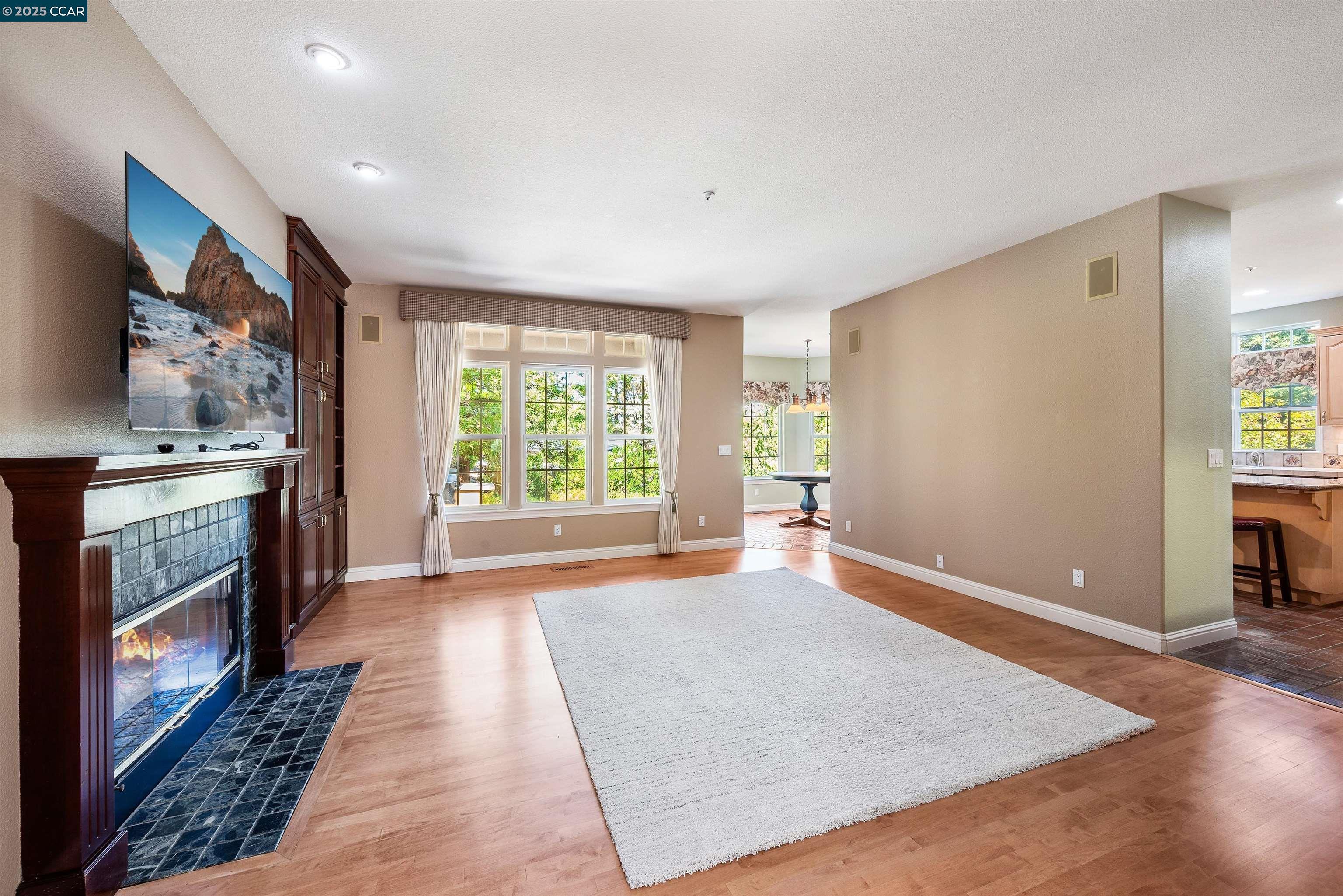 Detail Gallery Image 15 of 41 For 20 Oak Crest Ln, Alamo,  CA 94507 - 4 Beds | 3/1 Baths