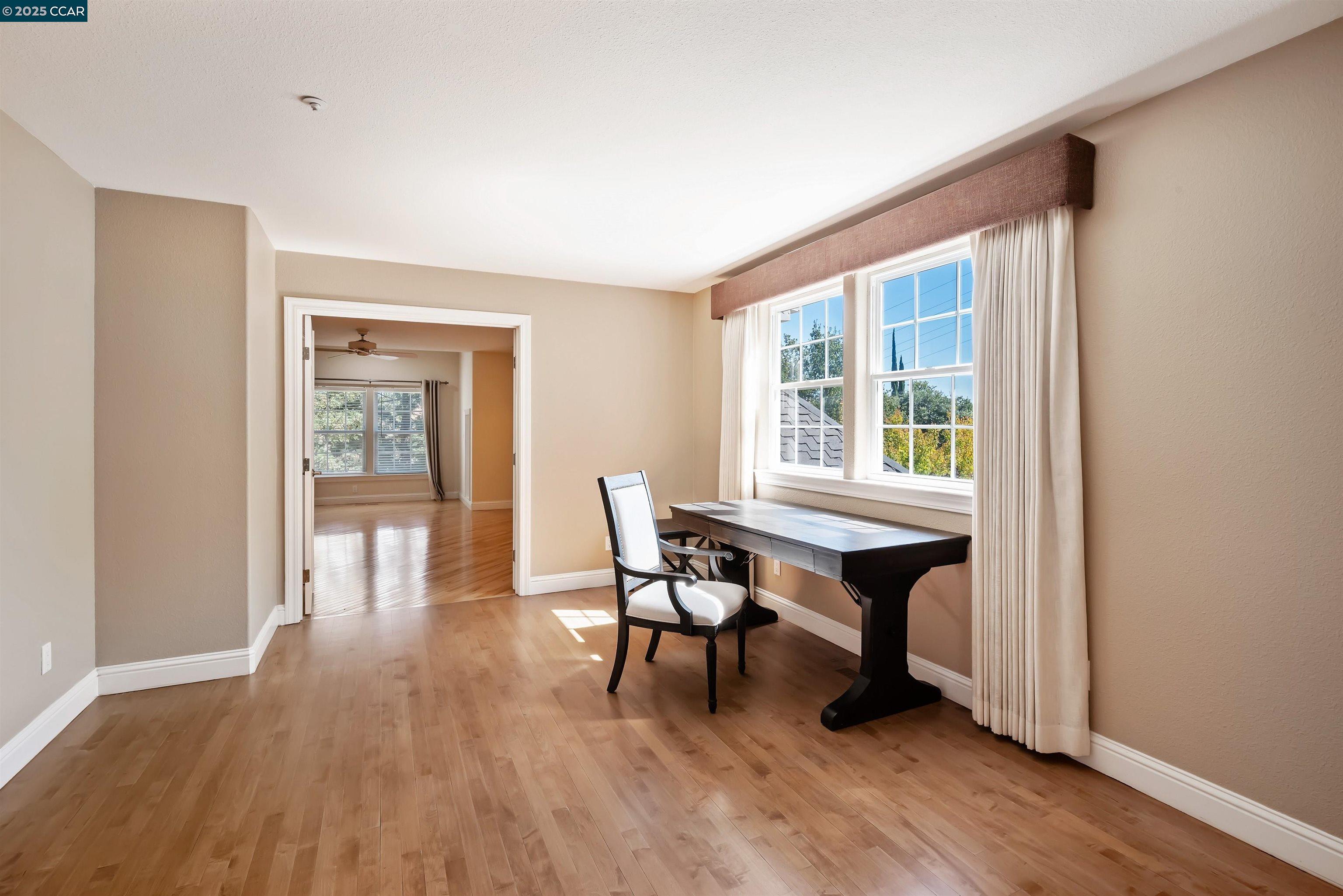 Detail Gallery Image 17 of 41 For 20 Oak Crest Ln, Alamo,  CA 94507 - 4 Beds | 3/1 Baths