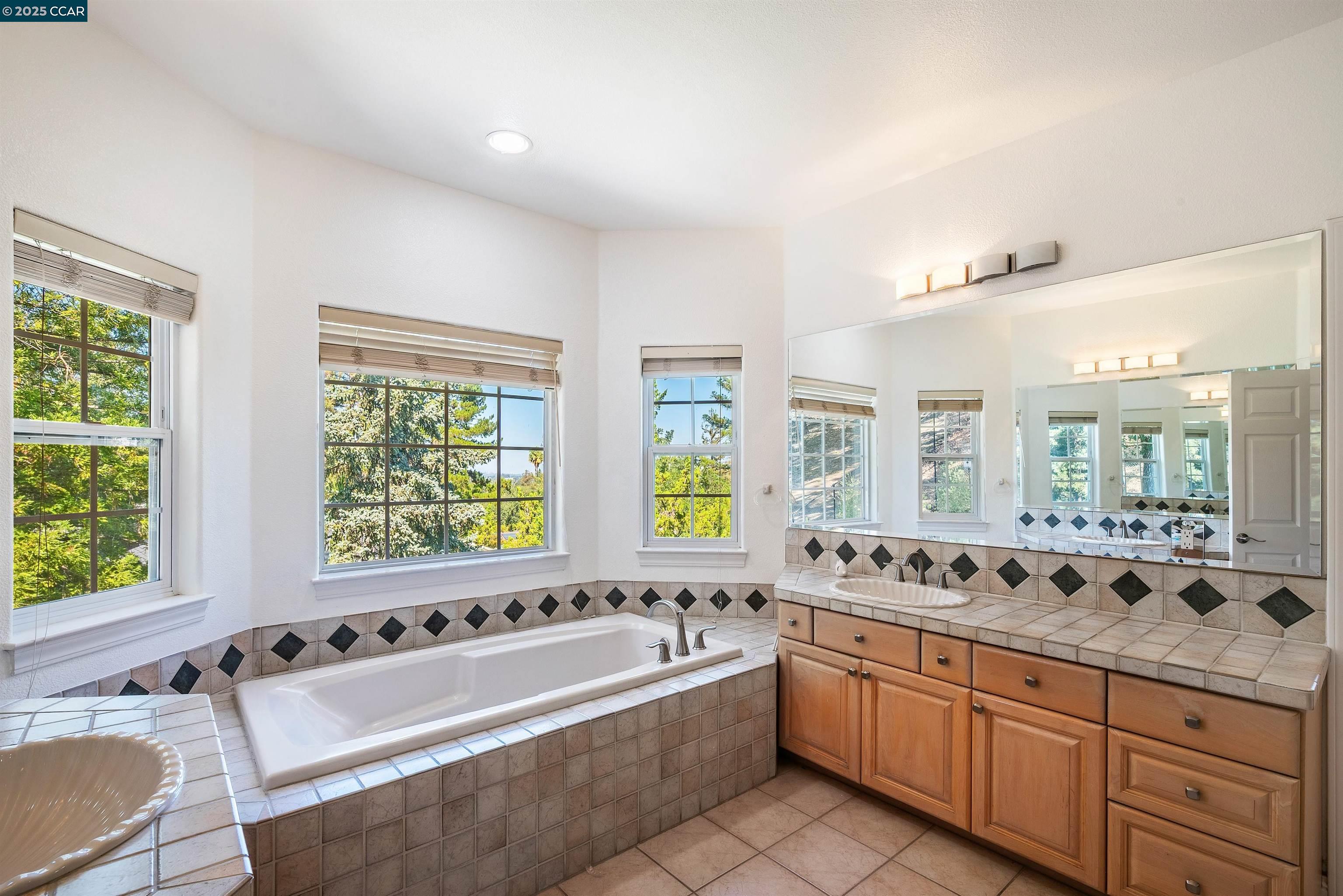 Detail Gallery Image 26 of 41 For 20 Oak Crest Ln, Alamo,  CA 94507 - 4 Beds | 3/1 Baths