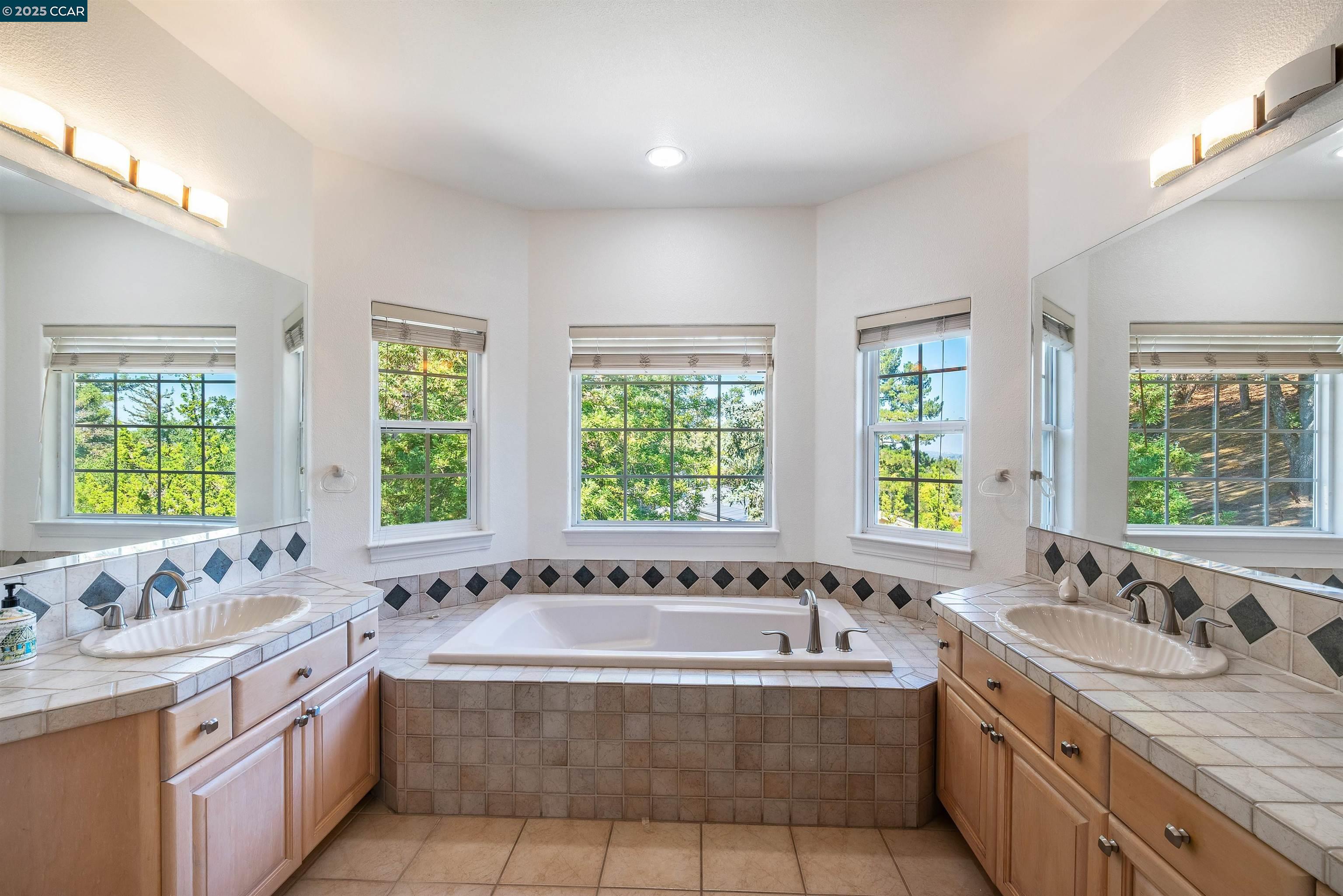 Detail Gallery Image 27 of 41 For 20 Oak Crest Ln, Alamo,  CA 94507 - 4 Beds | 3/1 Baths