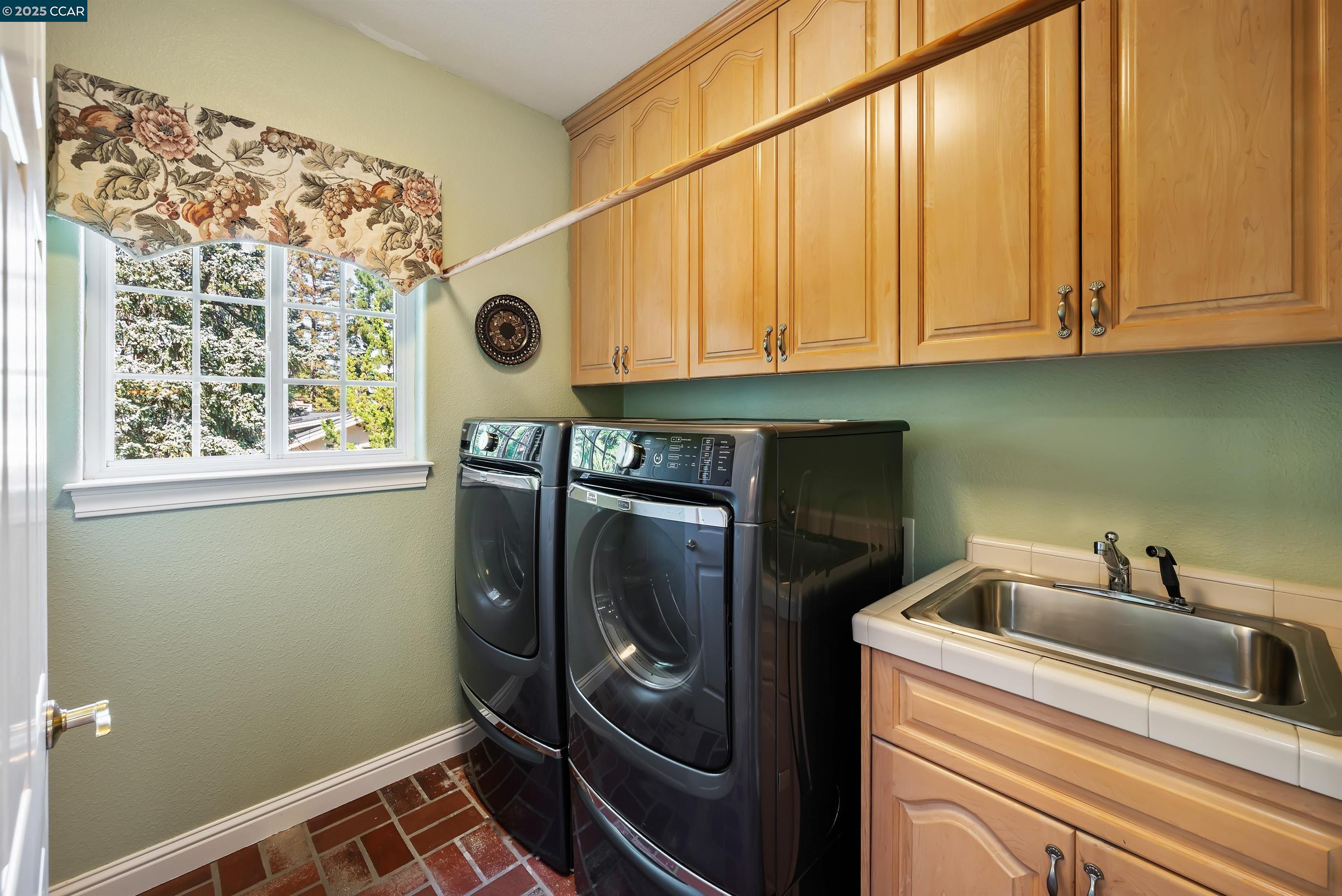 Detail Gallery Image 34 of 41 For 20 Oak Crest Ln, Alamo,  CA 94507 - 4 Beds | 3/1 Baths