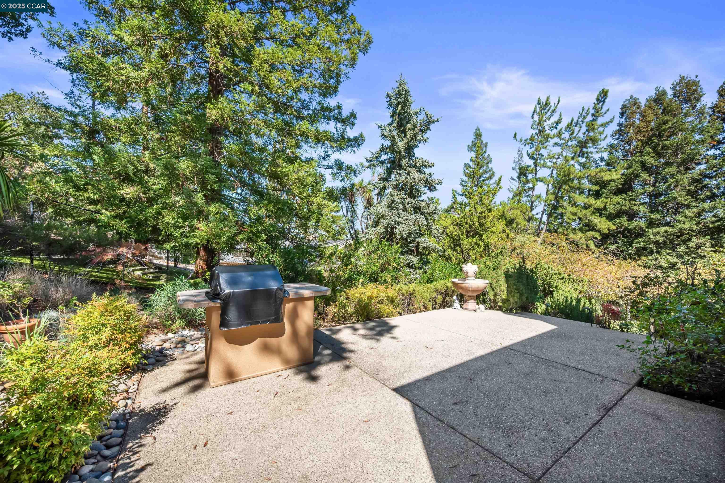 Detail Gallery Image 36 of 41 For 20 Oak Crest Ln, Alamo,  CA 94507 - 4 Beds | 3/1 Baths