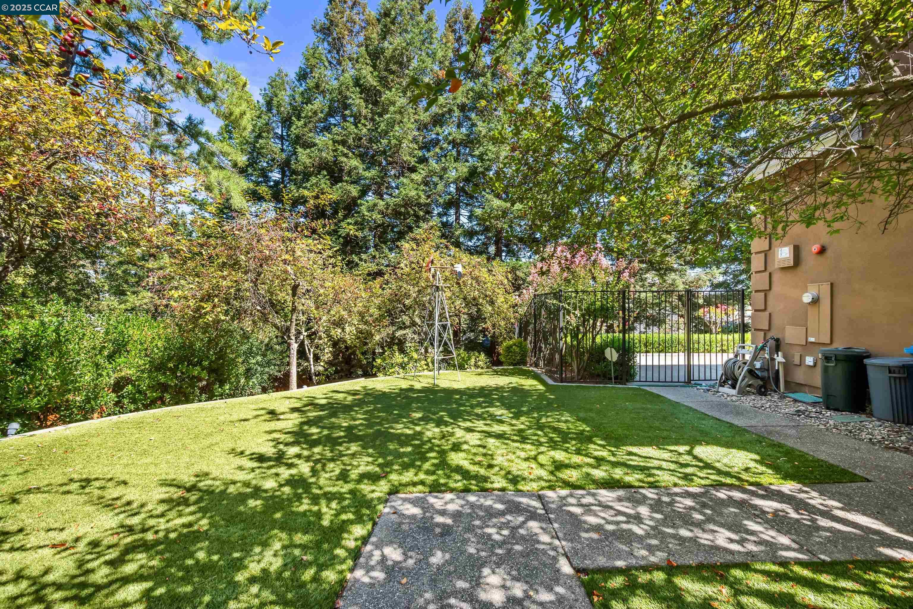 Detail Gallery Image 37 of 41 For 20 Oak Crest Ln, Alamo,  CA 94507 - 4 Beds | 3/1 Baths