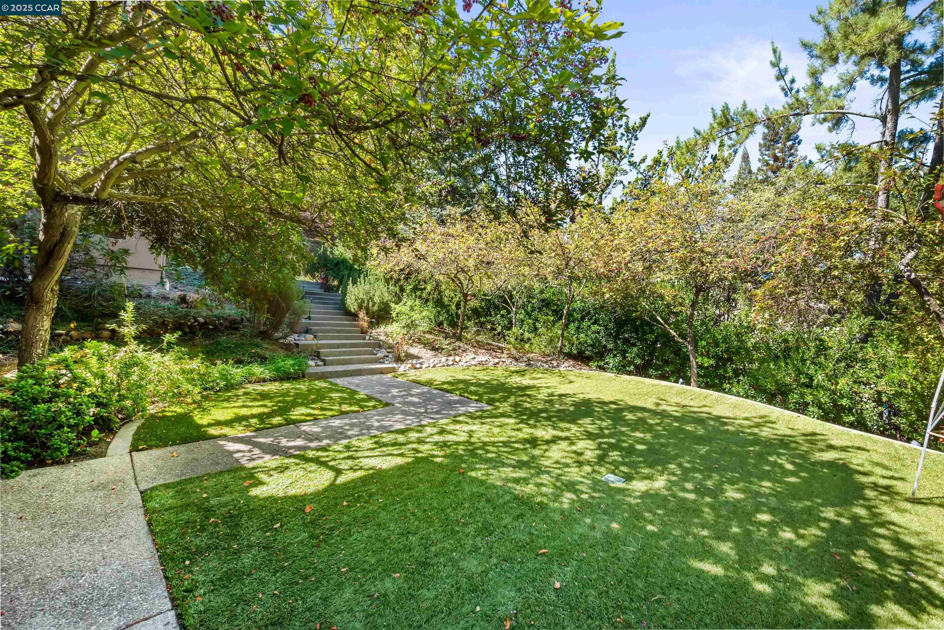 Detail Gallery Image 38 of 41 For 20 Oak Crest Ln, Alamo,  CA 94507 - 4 Beds | 3/1 Baths