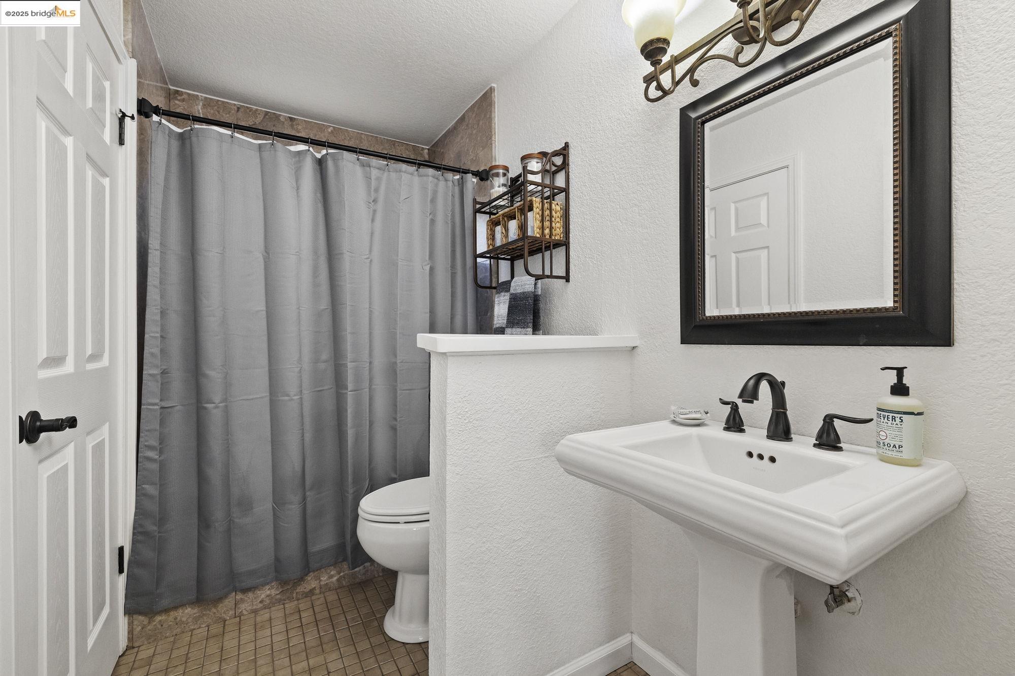 Detail Gallery Image 19 of 45 For 19369 Ferretti Rd, Groveland,  CA 95321 - 3 Beds | 2 Baths