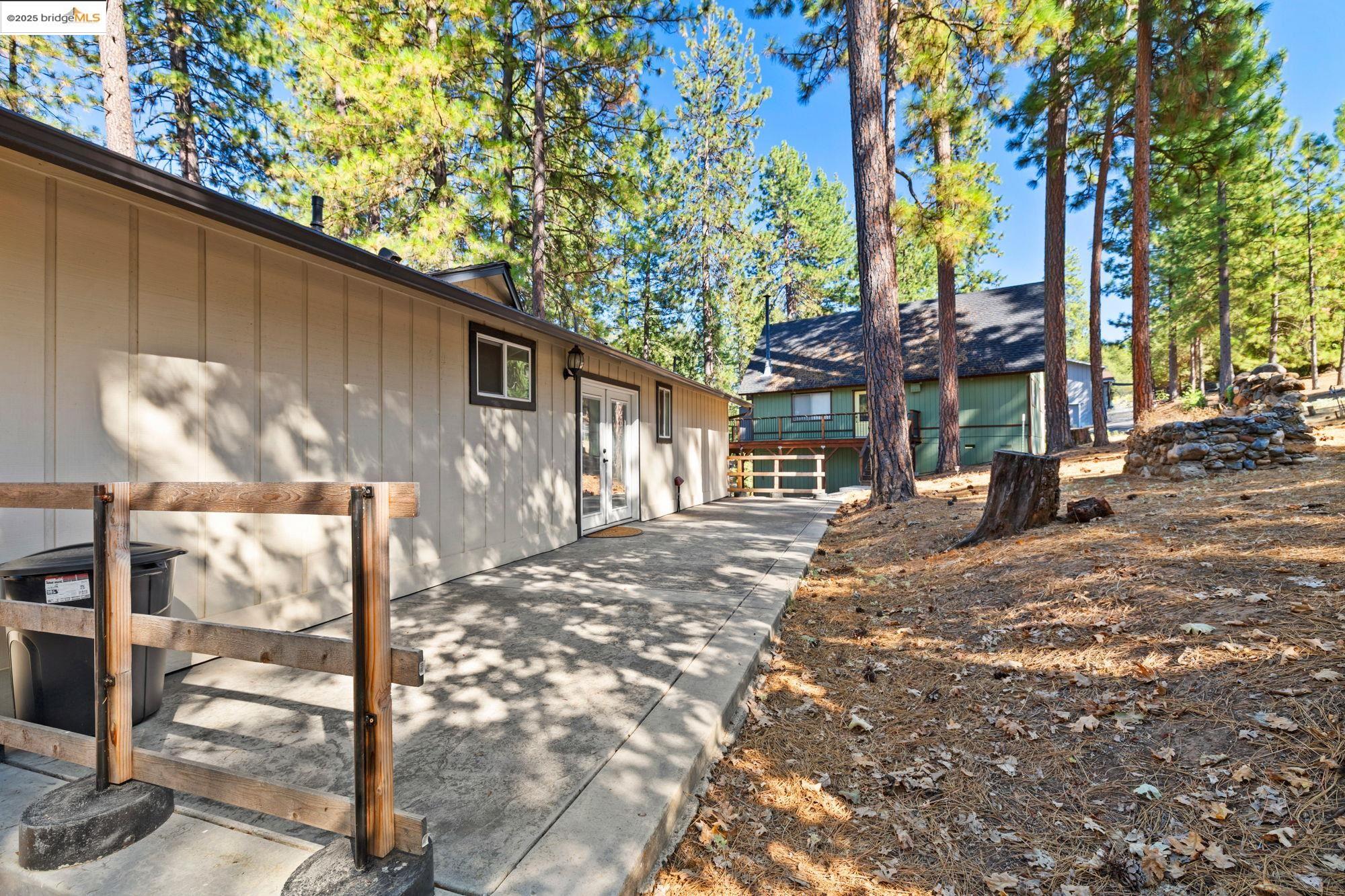 Detail Gallery Image 3 of 45 For 19369 Ferretti Rd, Groveland,  CA 95321 - 3 Beds | 2 Baths