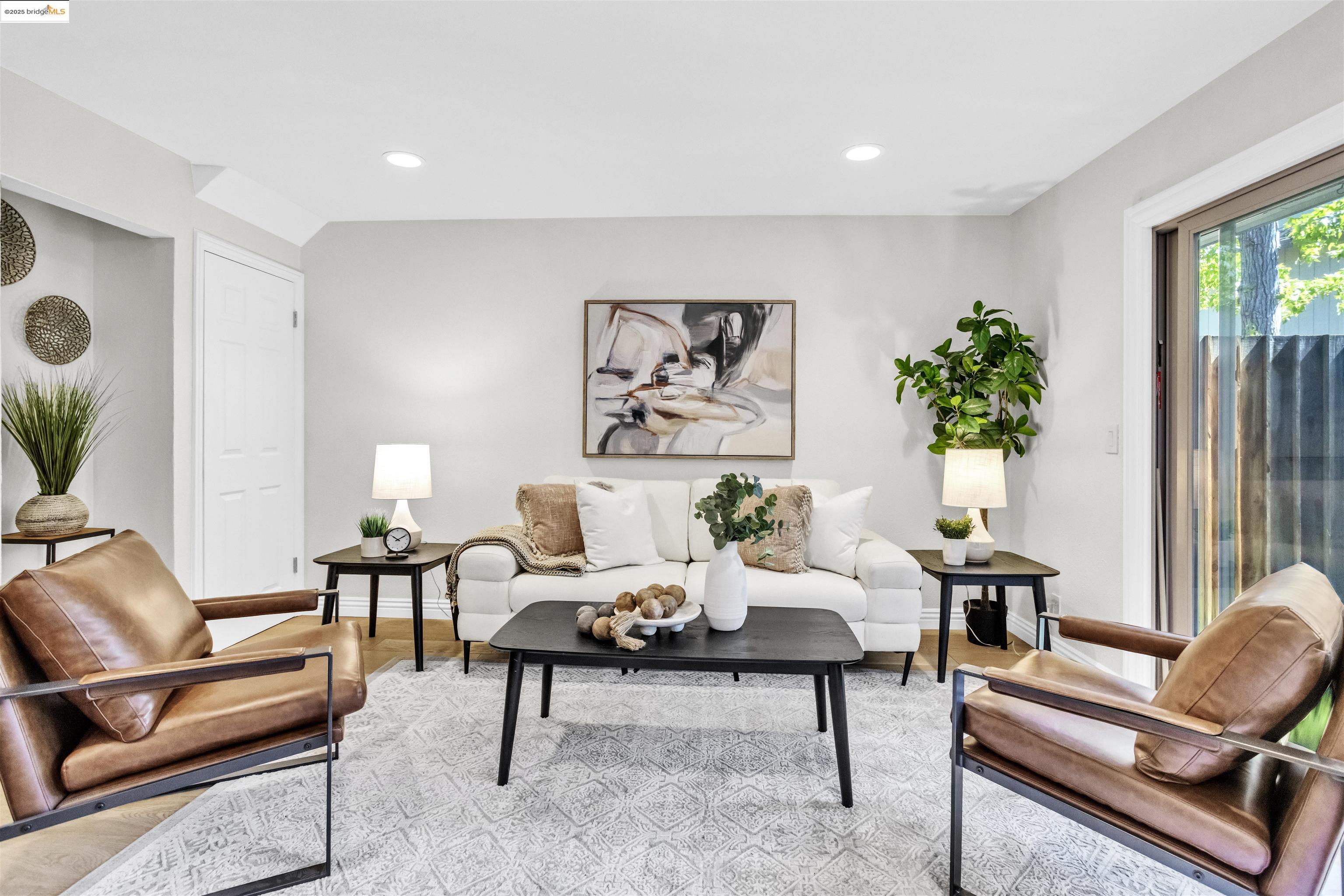 Photo #2: 41112625 Listing 