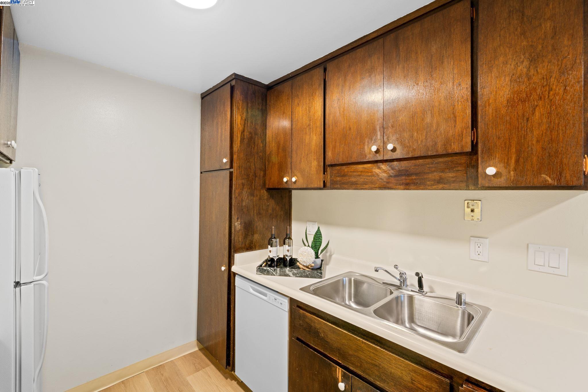 Photo #11: 41112644 Listing: Photo #11