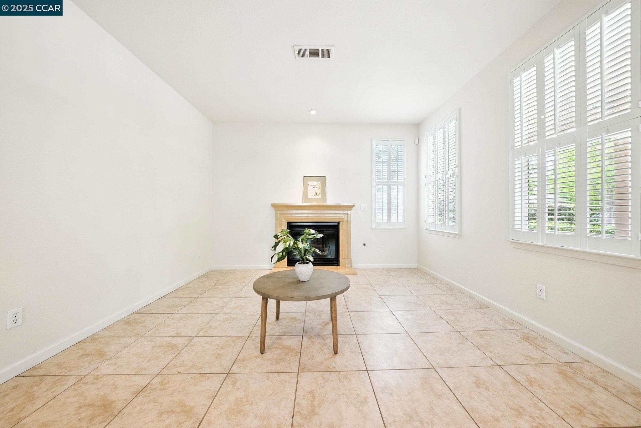 Detail Gallery Image 12 of 57 For 630 Oscar St, Vallejo,  CA 94592 - 5 Beds | 3/1 Baths