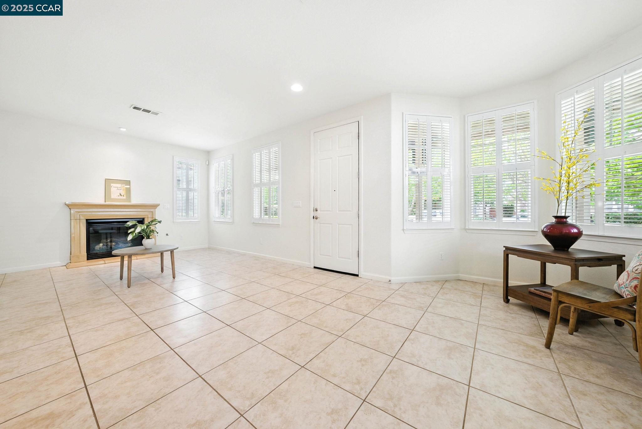 Detail Gallery Image 13 of 57 For 630 Oscar St, Vallejo,  CA 94592 - 5 Beds | 3/1 Baths