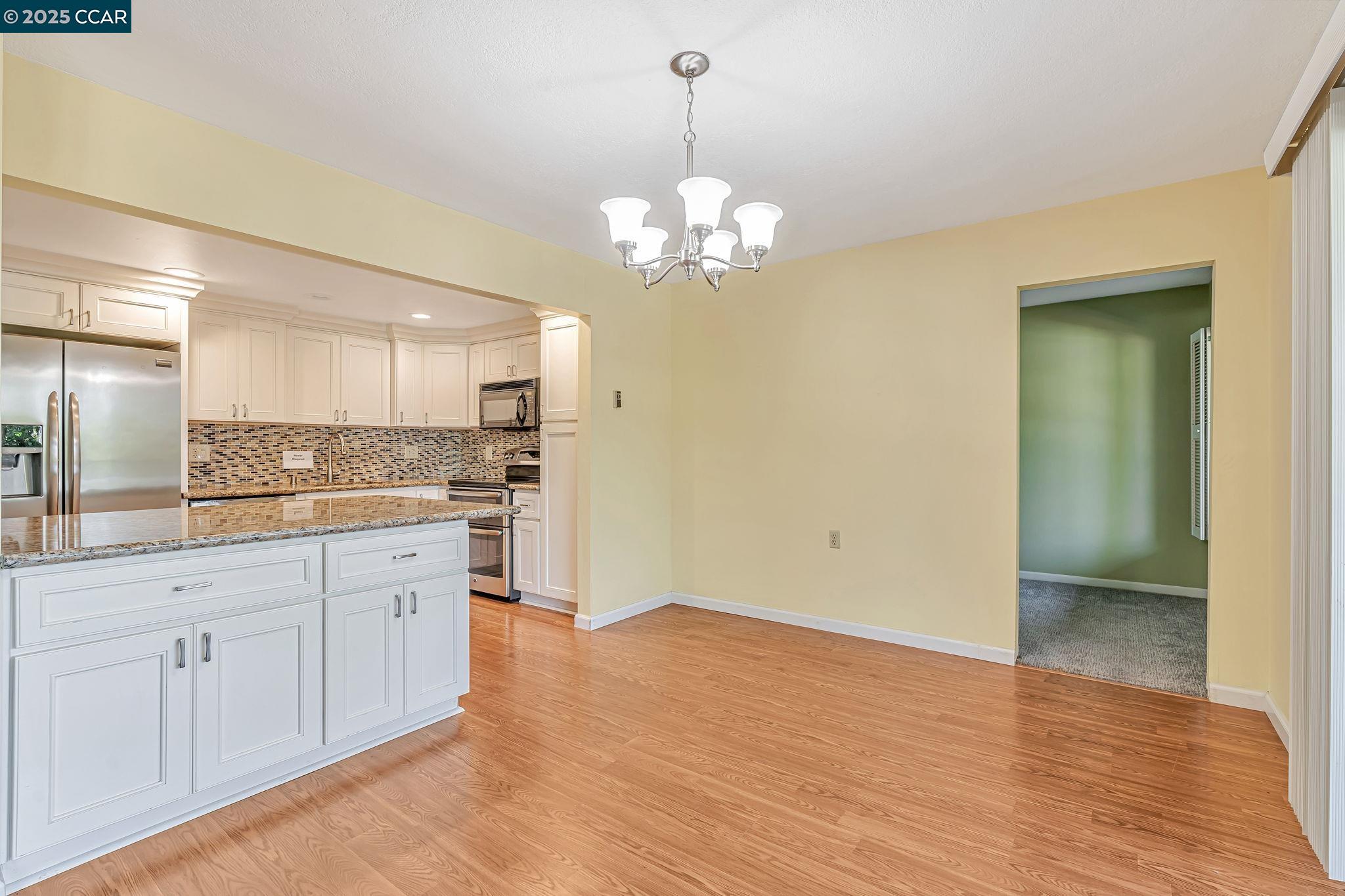 Photo #11: 41112664 Listing: Photo #11