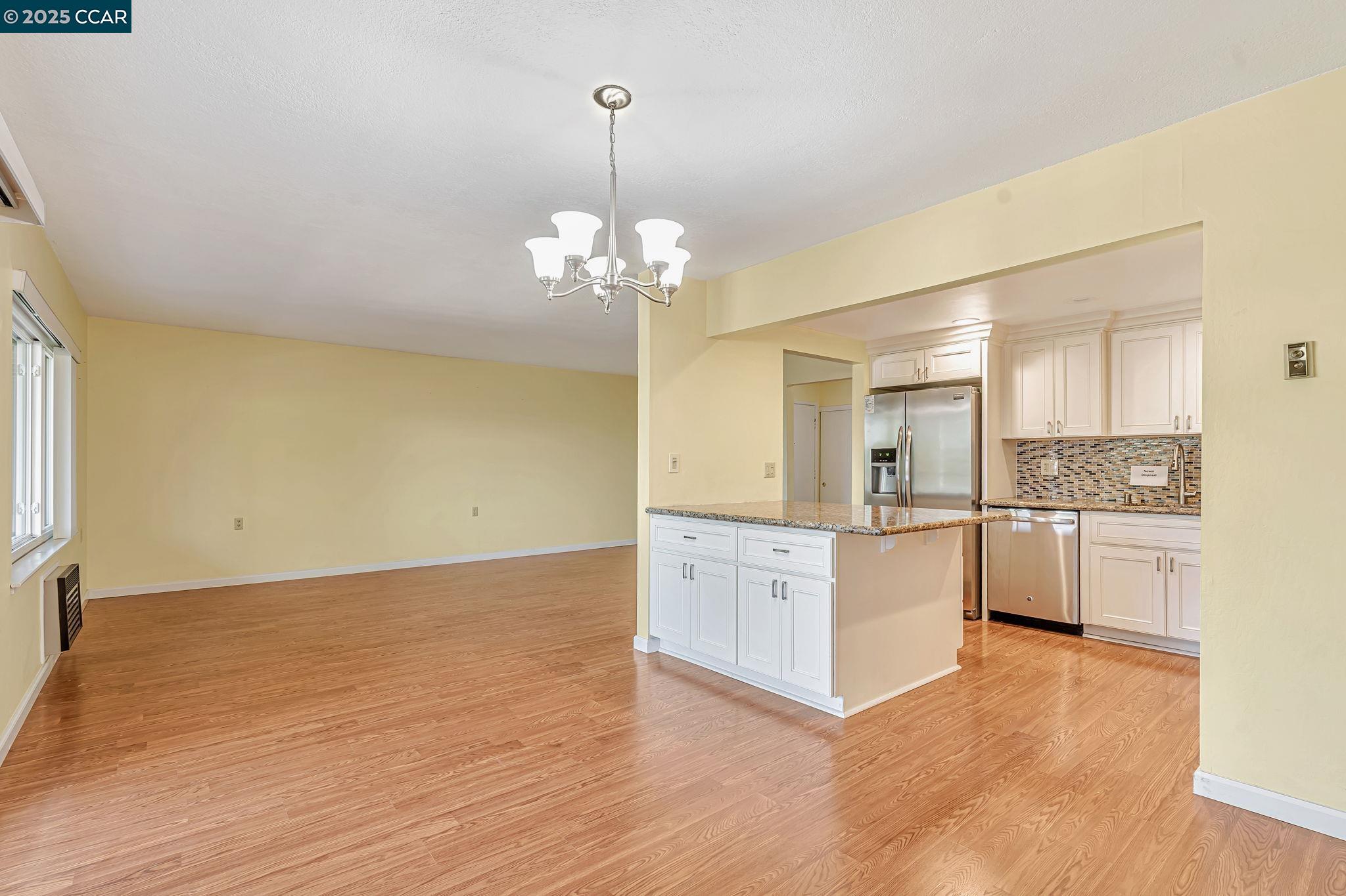 Photo #12: 41112664 Listing: Photo #12