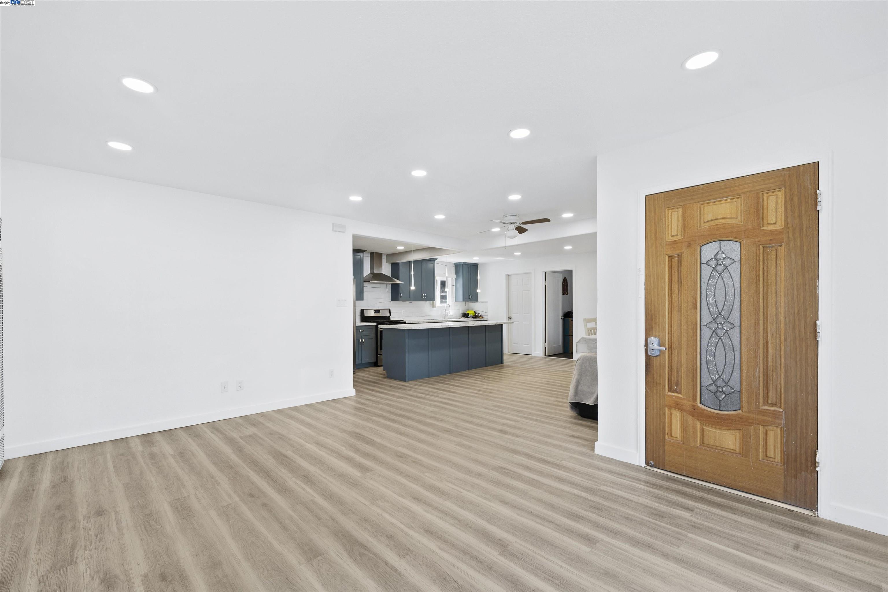 Detail Gallery Image 15 of 27 For 923 Kelvin Rd, El Sobrante,  CA 94803 - 3 Beds | 2 Baths