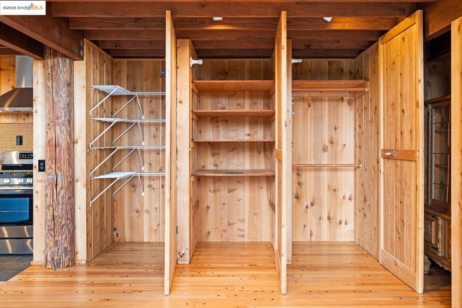 Detail Gallery Image 11 of 60 For 73 Mount Devon Rd, Carmel,  CA 93923 - 5 Beds | 3/1 Baths