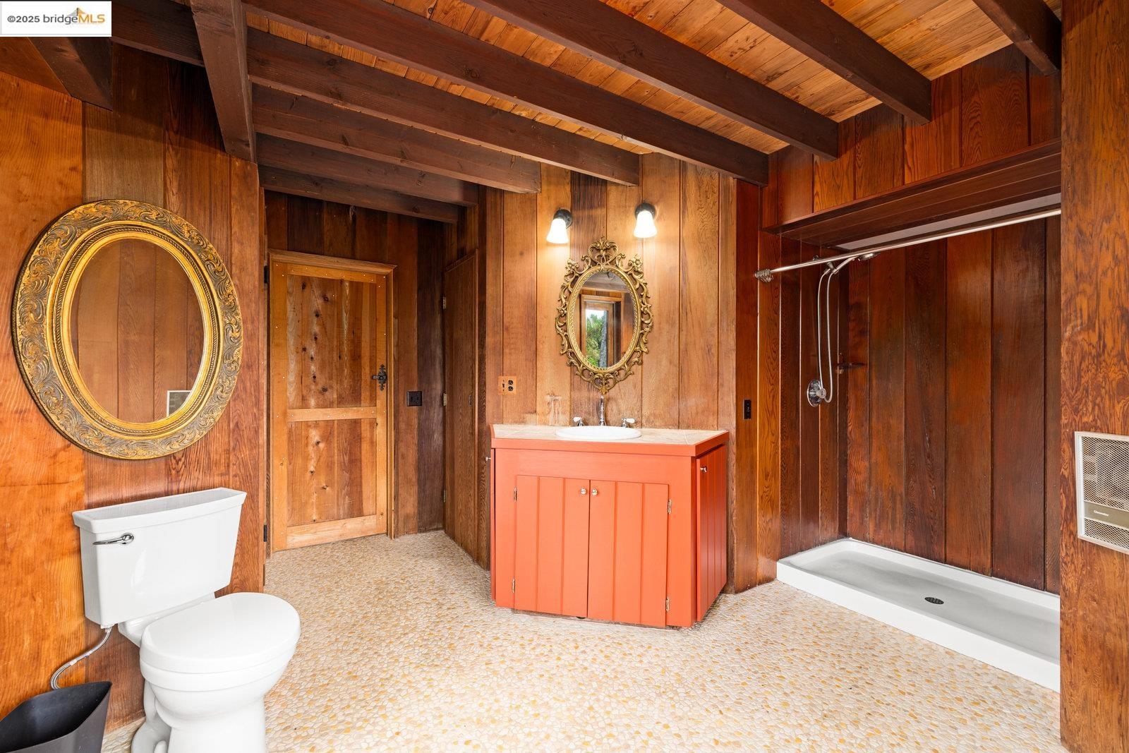 Detail Gallery Image 13 of 60 For 73 Mount Devon Rd, Carmel,  CA 93923 - 5 Beds | 3/1 Baths