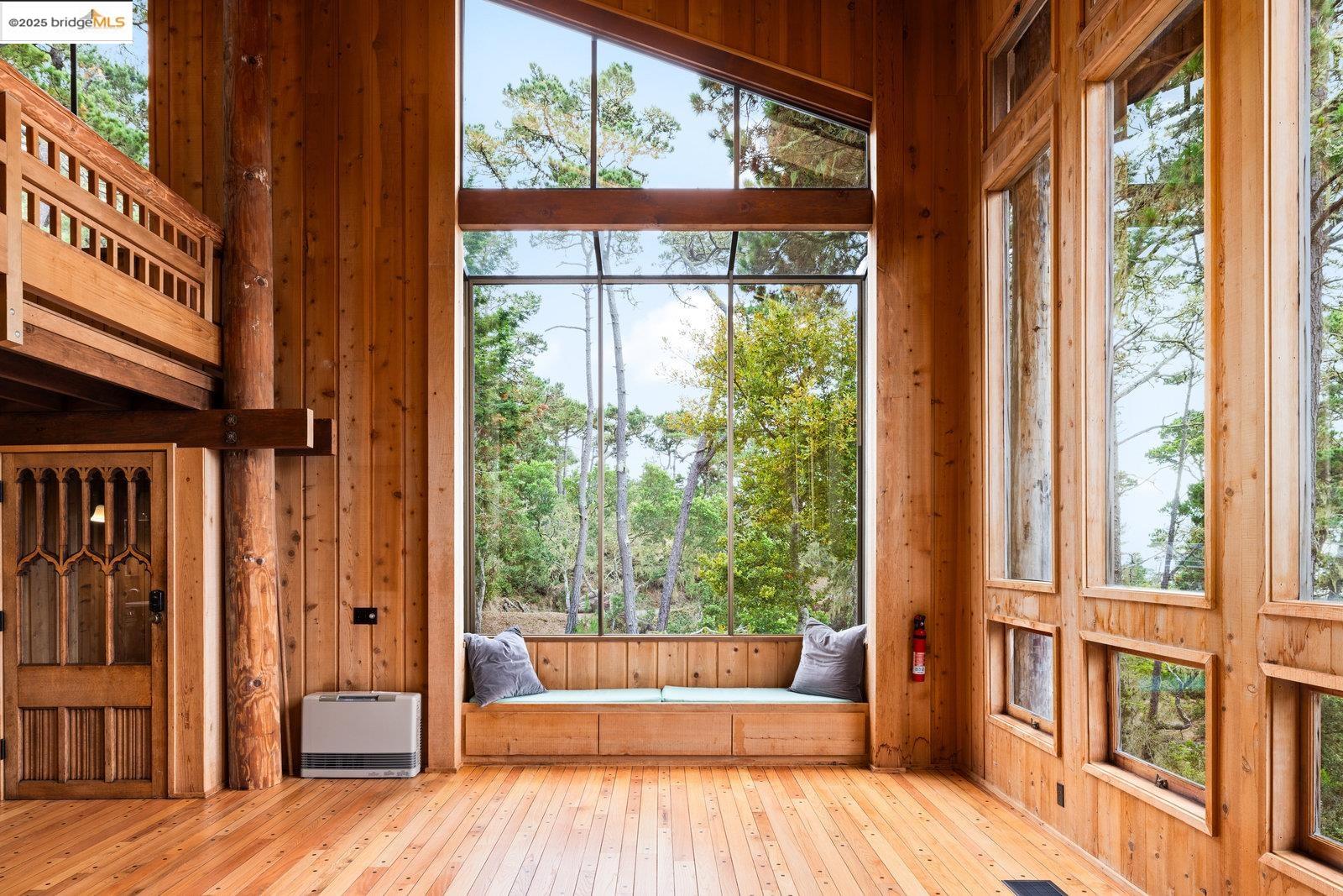 Detail Gallery Image 5 of 60 For 73 Mount Devon Rd, Carmel,  CA 93923 - 5 Beds | 3/1 Baths