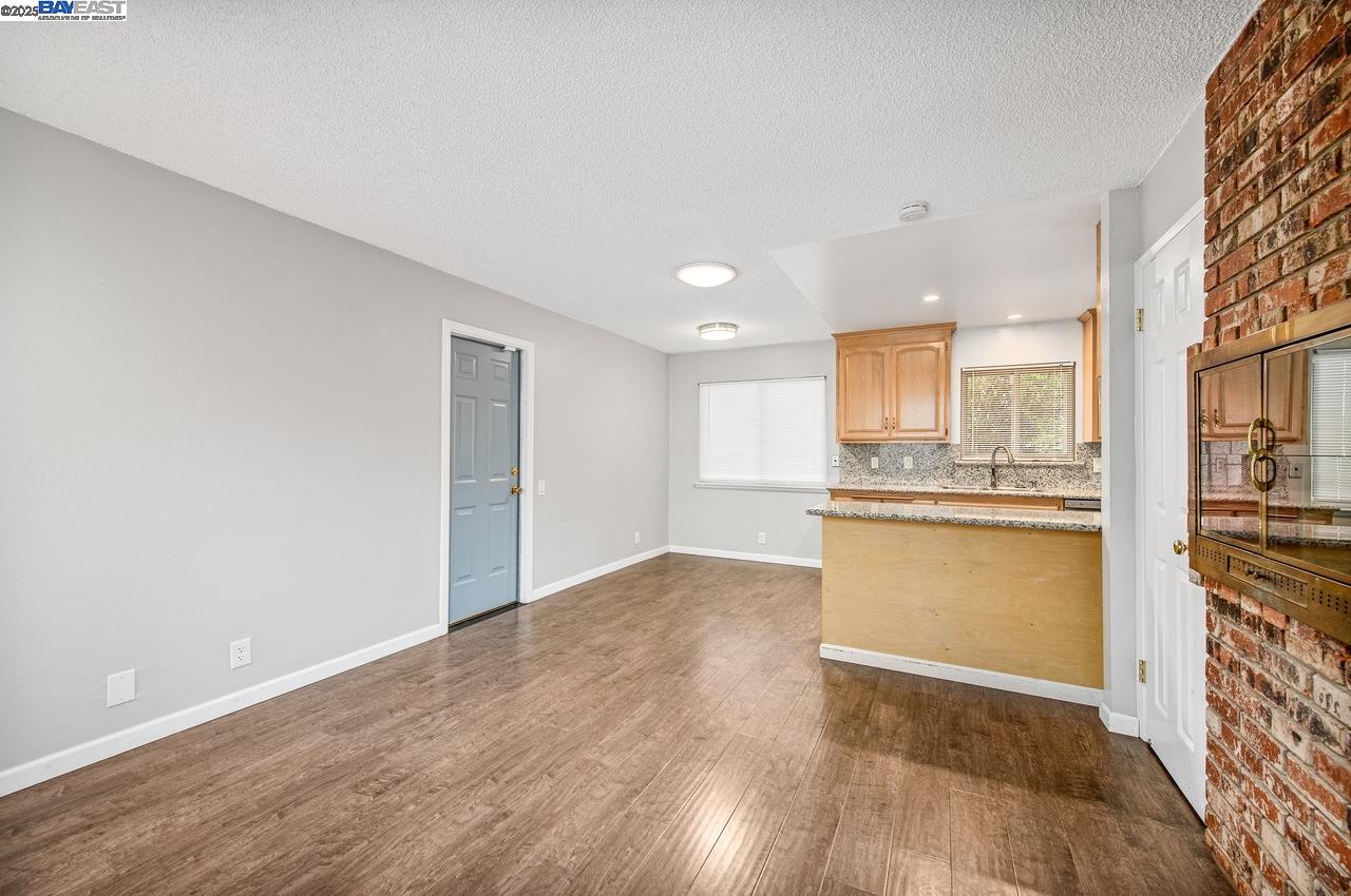 Detail Gallery Image 16 of 48 For 1059 Lakehurst Rd, Livermore,  CA 94551 - 4 Beds | 2 Baths