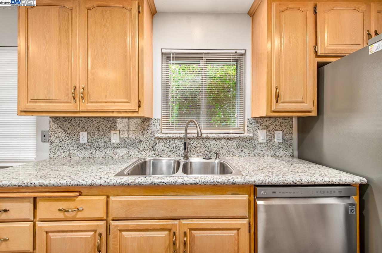 Detail Gallery Image 20 of 48 For 1059 Lakehurst Rd, Livermore,  CA 94551 - 4 Beds | 2 Baths