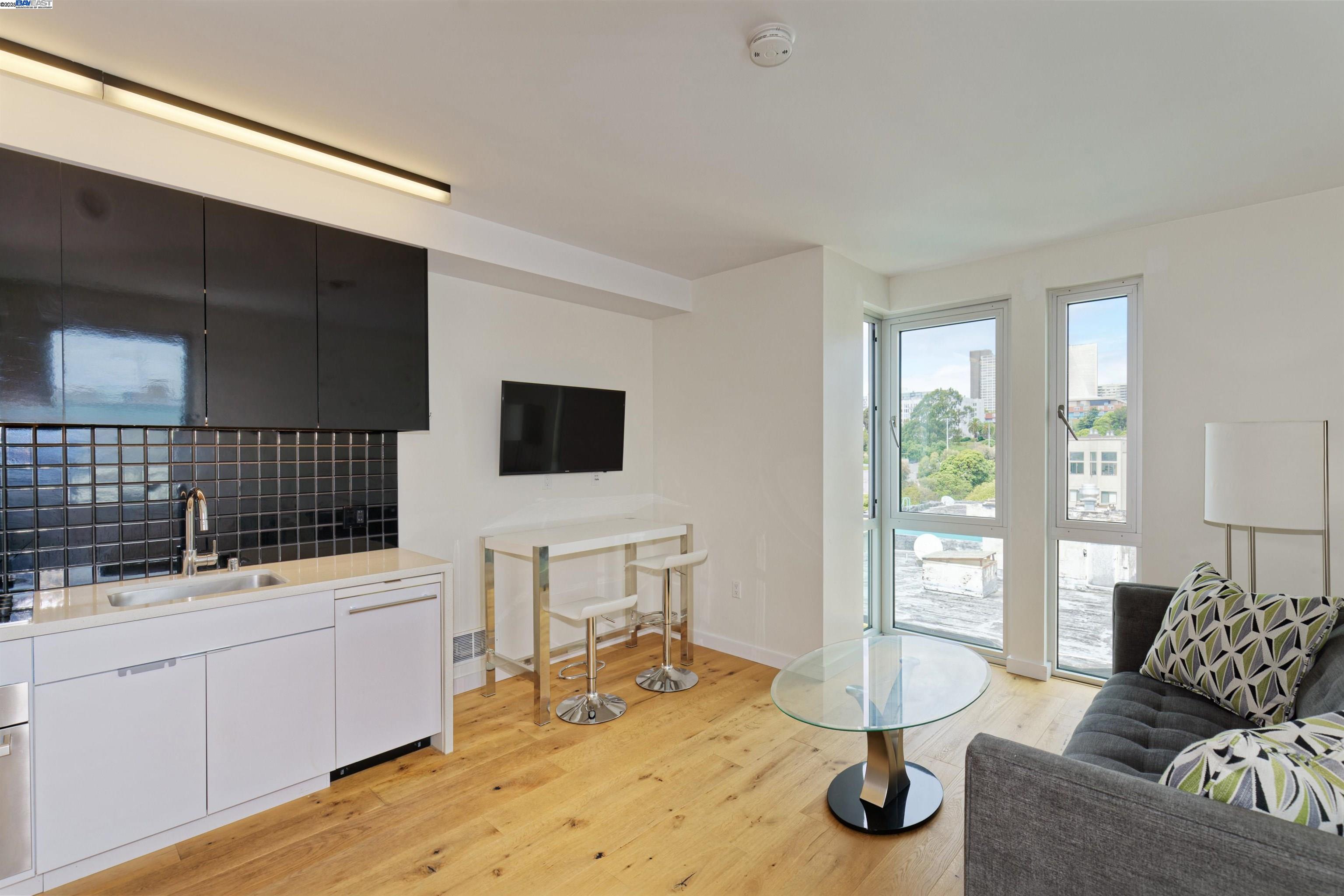 Front Image Thumbnail for BE41112678