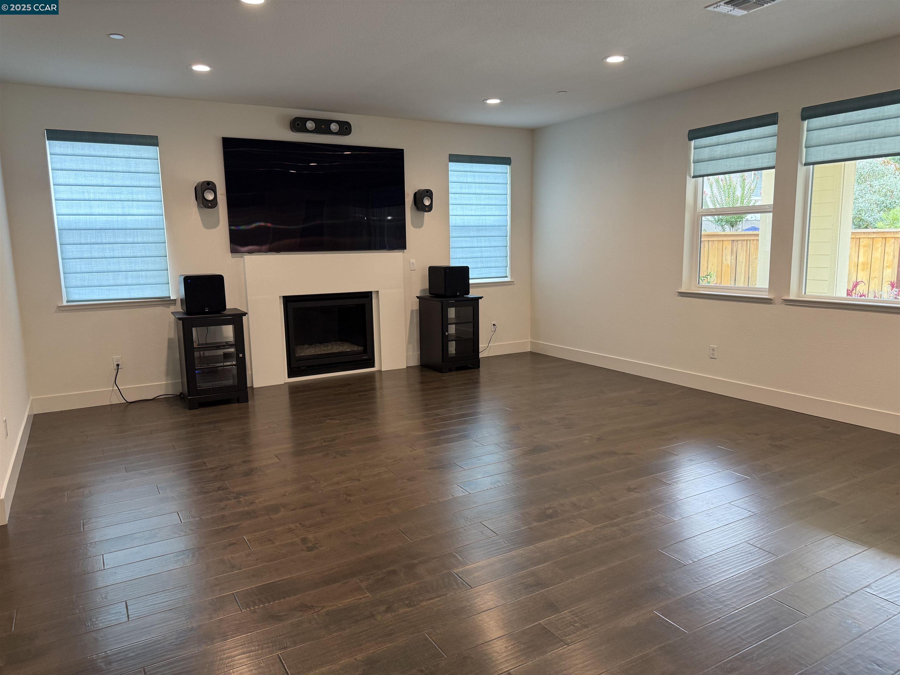 Detail Gallery Image 5 of 32 For 110 Julia Loop, Danville,  CA 94506 - 5 Beds | 4/1 Baths