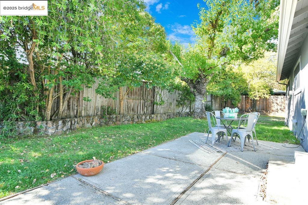 Detail Gallery Image 26 of 32 For 2449 Center Rd, Novato,  CA 94947 - 3 Beds | 2 Baths