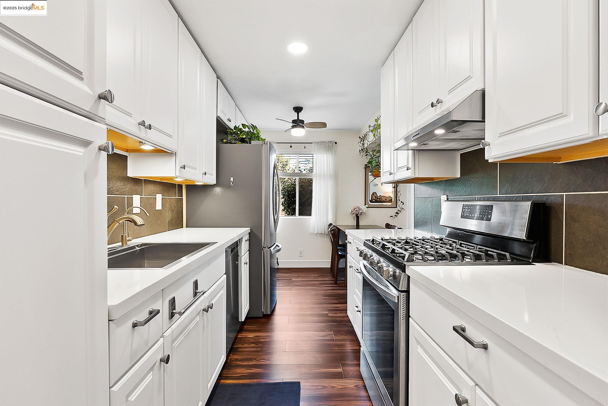 Browse active condo listings in SHAMROCK