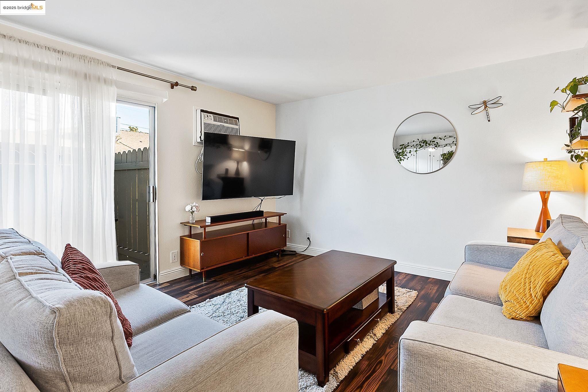 Photo #5: 41112697 Listing 