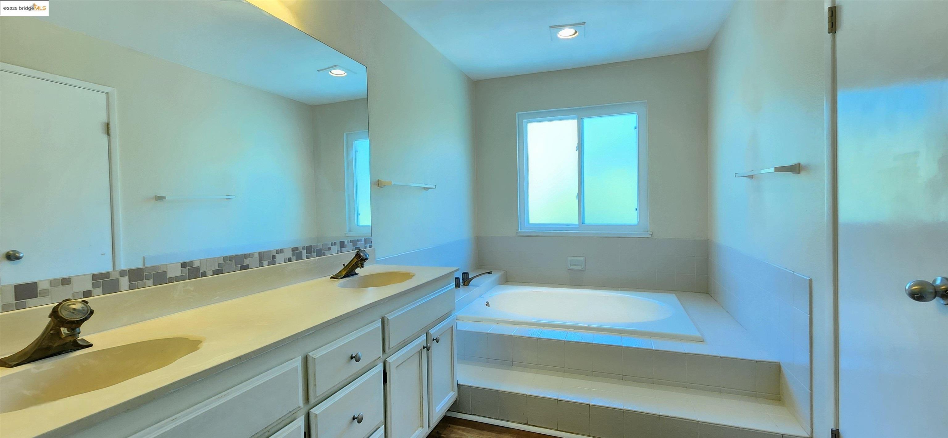 Photo #30: 41112710 Listing: Photo #30
