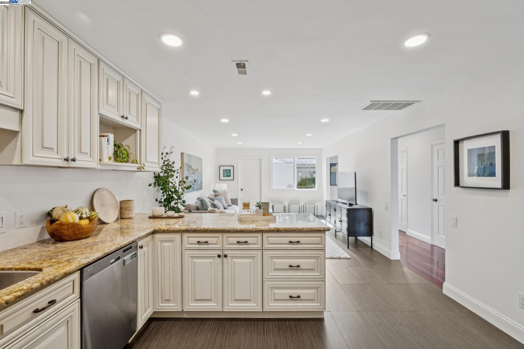 Photo #13: 41112716 Listing: Photo #13