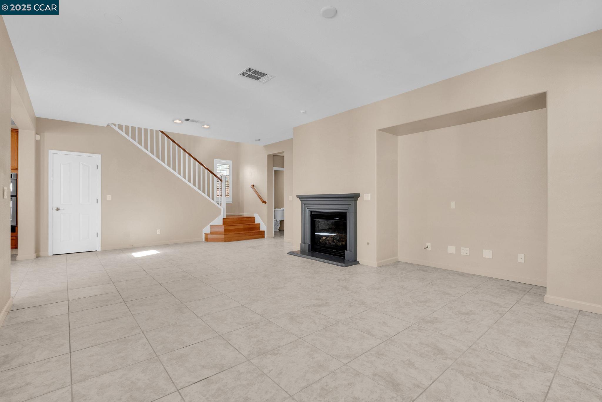 Detail Gallery Image 12 of 45 For 1051 Madrone Ave, Vallejo,  CA 94592 - 3 Beds | 2/1 Baths