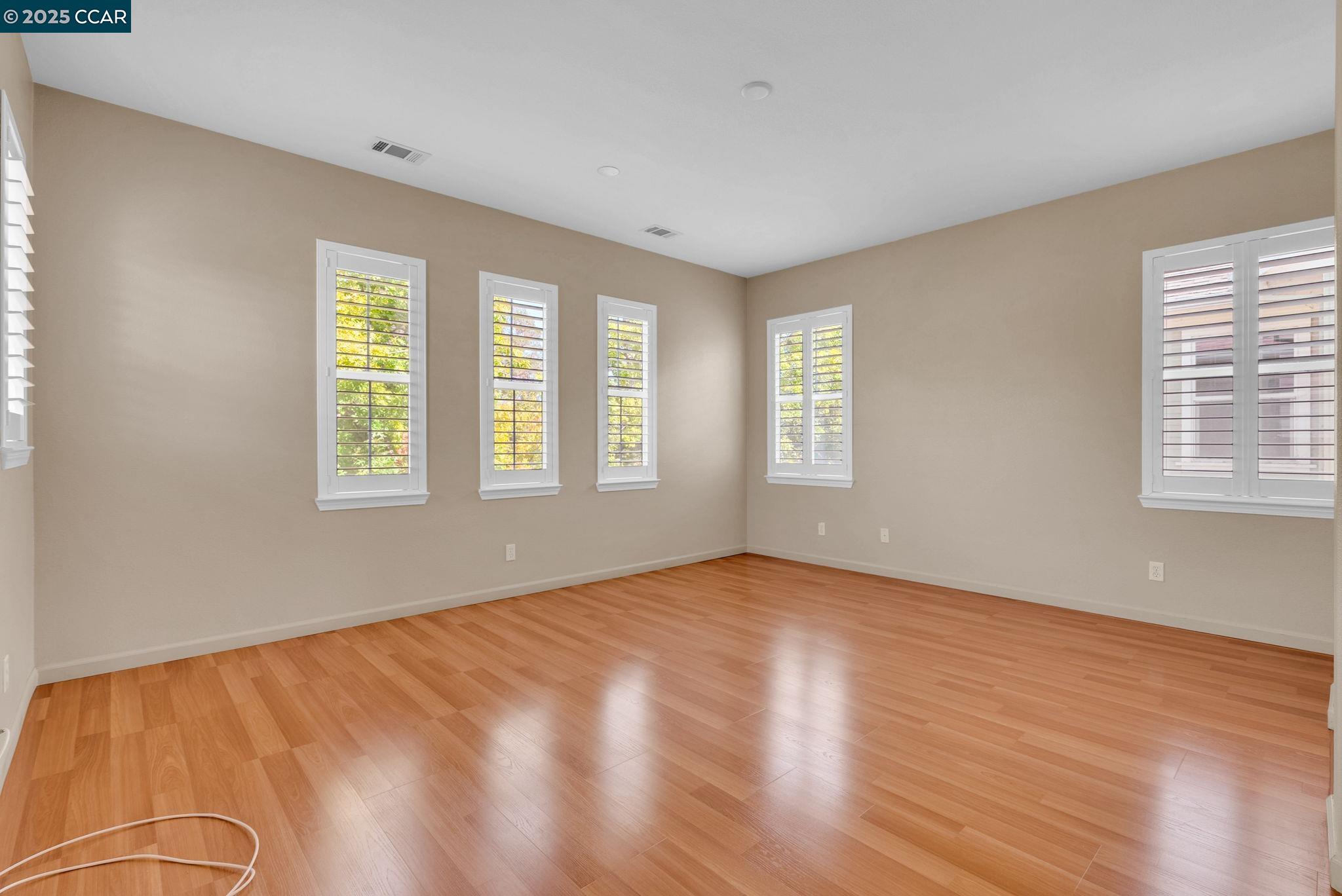 Detail Gallery Image 31 of 45 For 1051 Madrone Ave, Vallejo,  CA 94592 - 3 Beds | 2/1 Baths