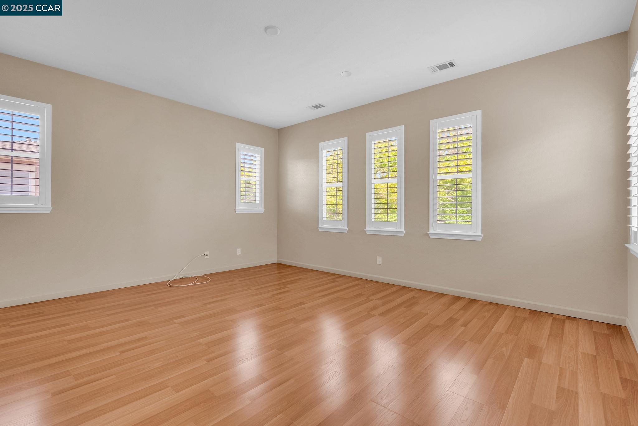 Detail Gallery Image 34 of 45 For 1051 Madrone Ave, Vallejo,  CA 94592 - 3 Beds | 2/1 Baths