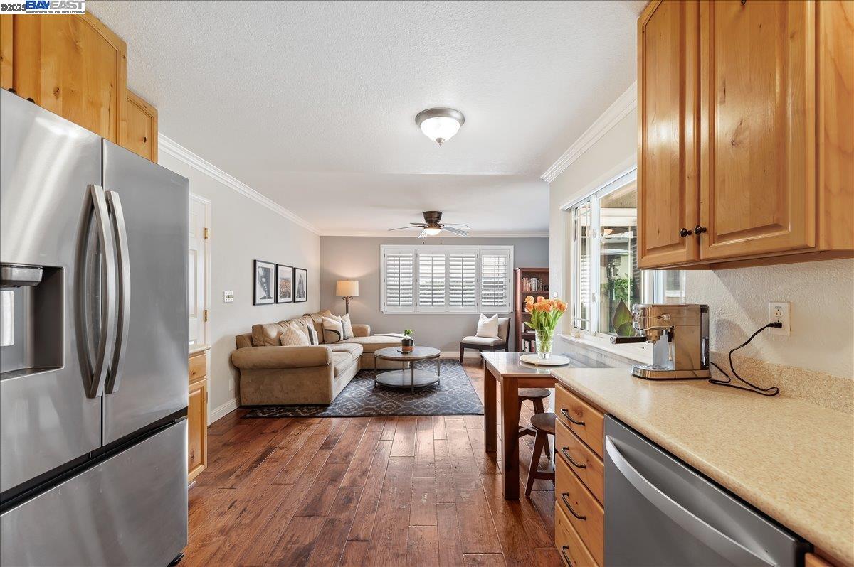 Detail Gallery Image 15 of 48 For 2474 Tanager Dr, Pleasanton,  CA 94566 - 4 Beds | 2 Baths