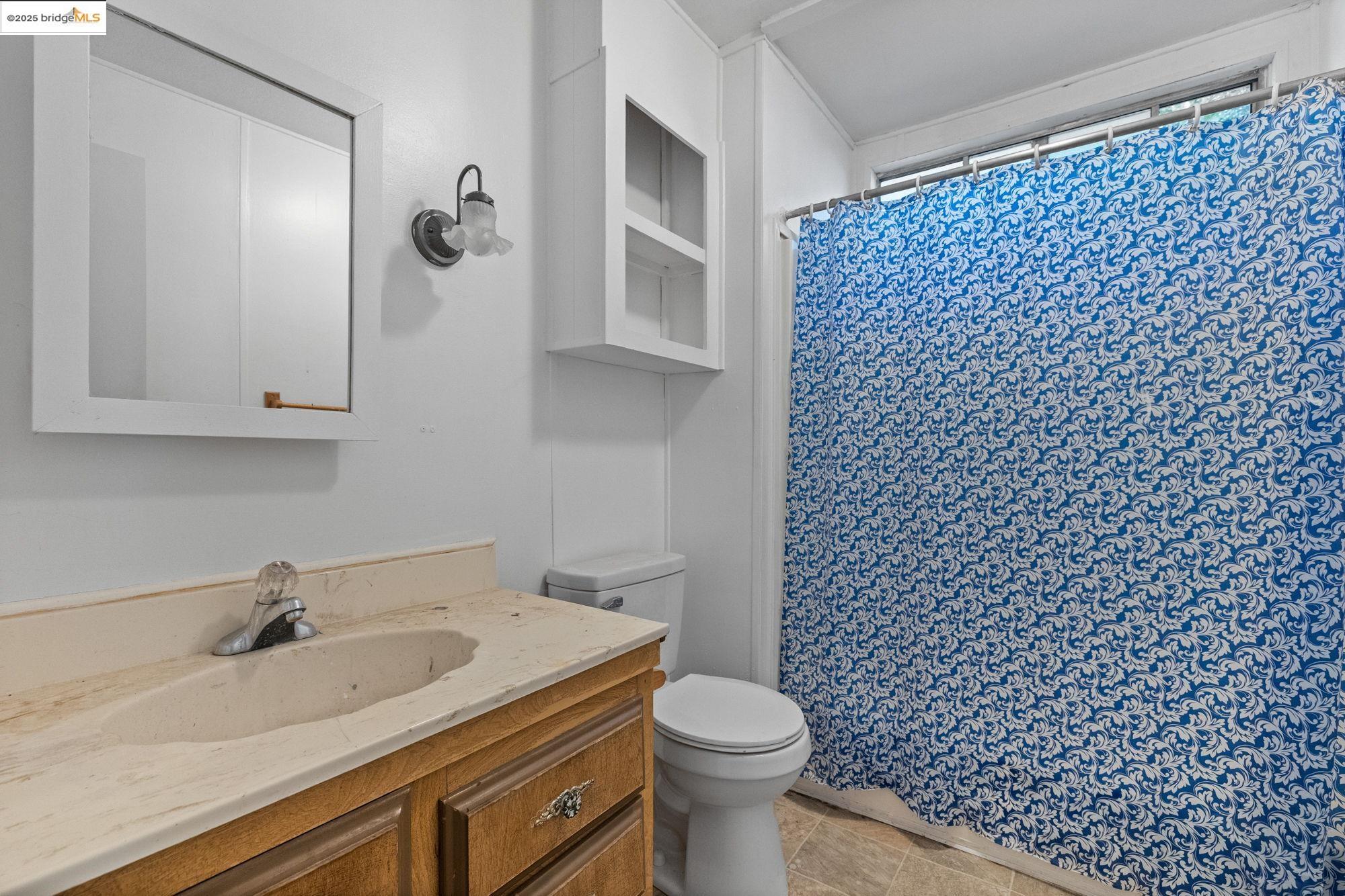 Detail Gallery Image 11 of 17 For 11185 Black Rd, Big Oak Flat,  CA 95305 - 3 Beds | 2 Baths