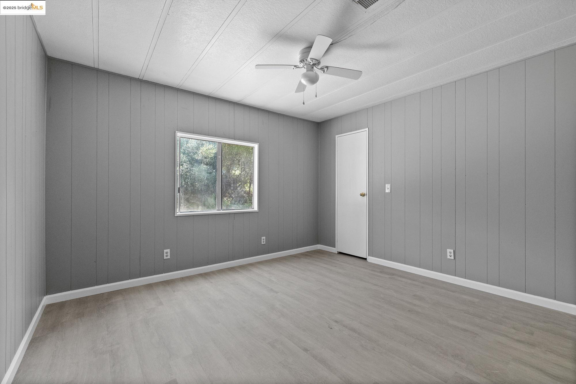 Detail Gallery Image 12 of 17 For 11185 Black Rd, Big Oak Flat,  CA 95305 - 3 Beds | 2 Baths