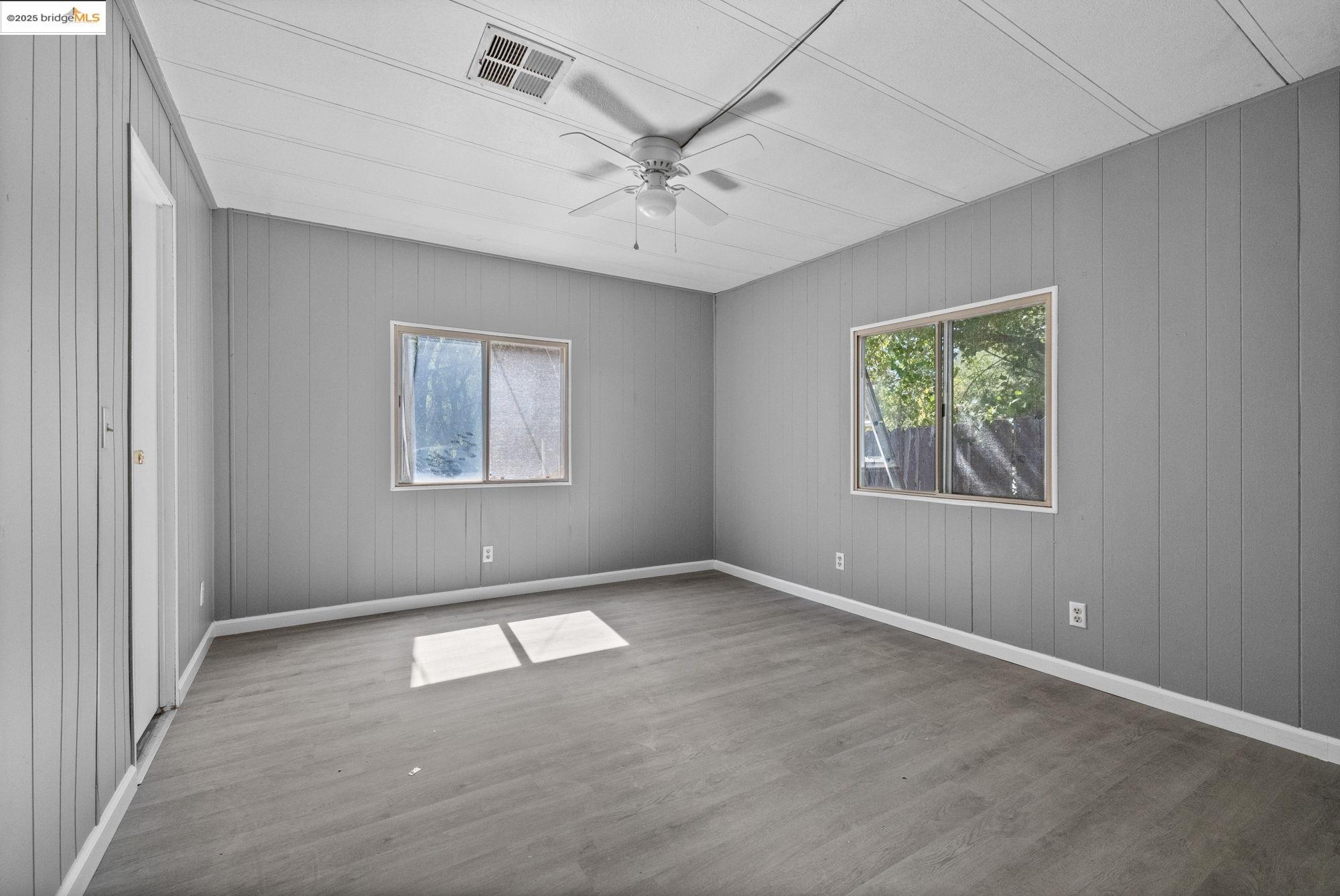 Detail Gallery Image 13 of 17 For 11185 Black Rd, Big Oak Flat,  CA 95305 - 3 Beds | 2 Baths