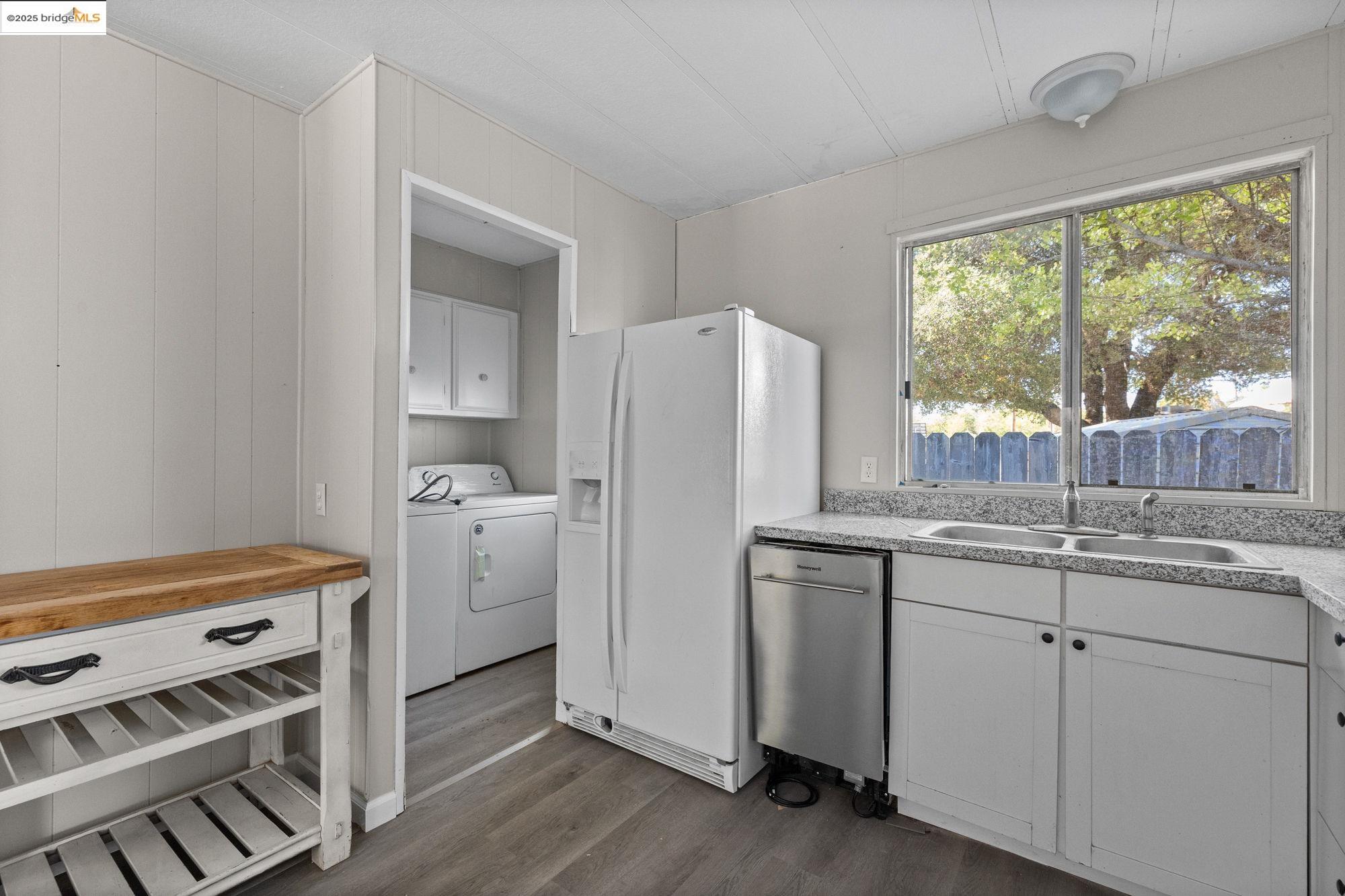 Detail Gallery Image 8 of 17 For 11185 Black Rd, Big Oak Flat,  CA 95305 - 3 Beds | 2 Baths