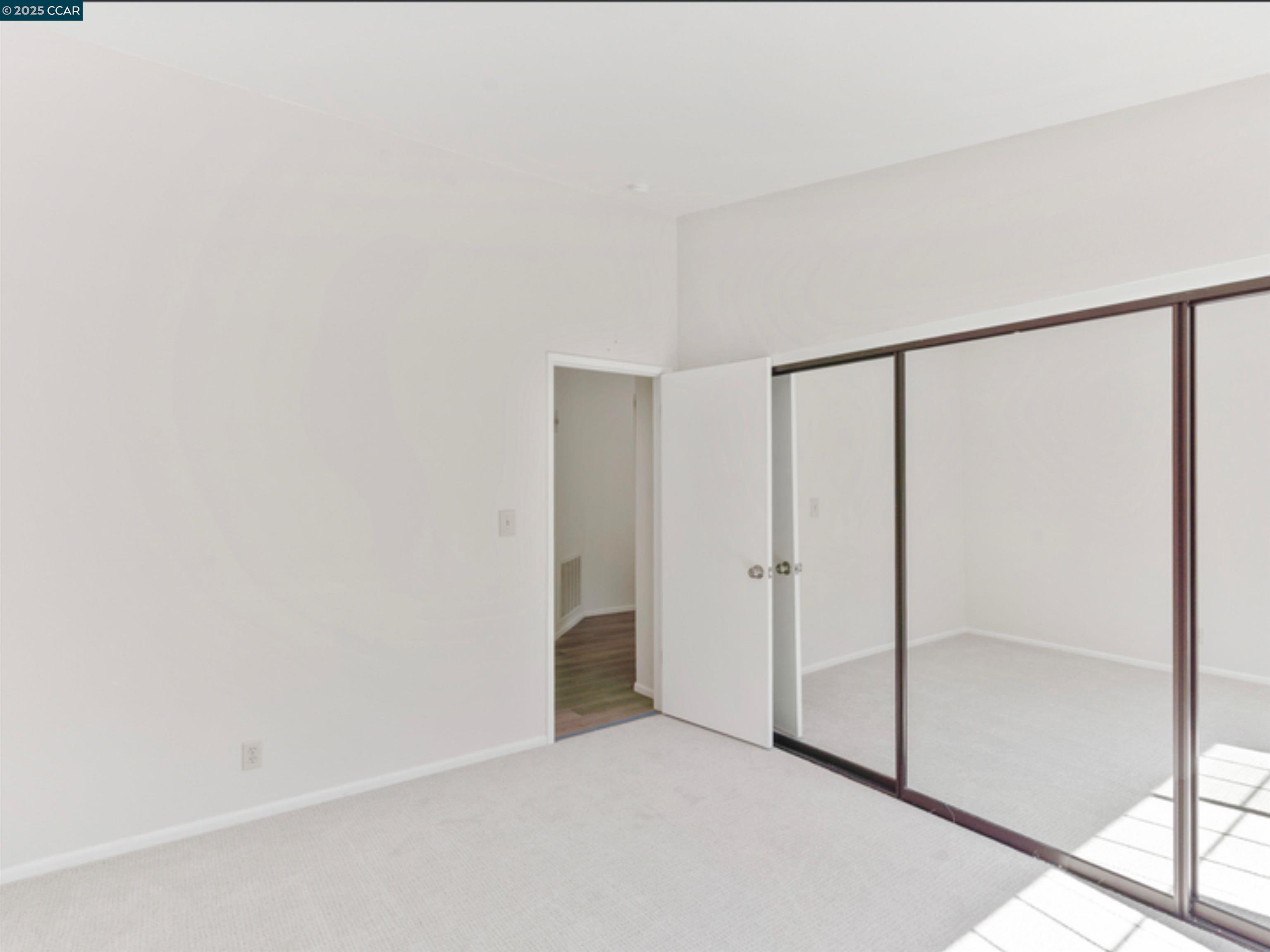 Photo #23: 41112762 Listing: Photo #23