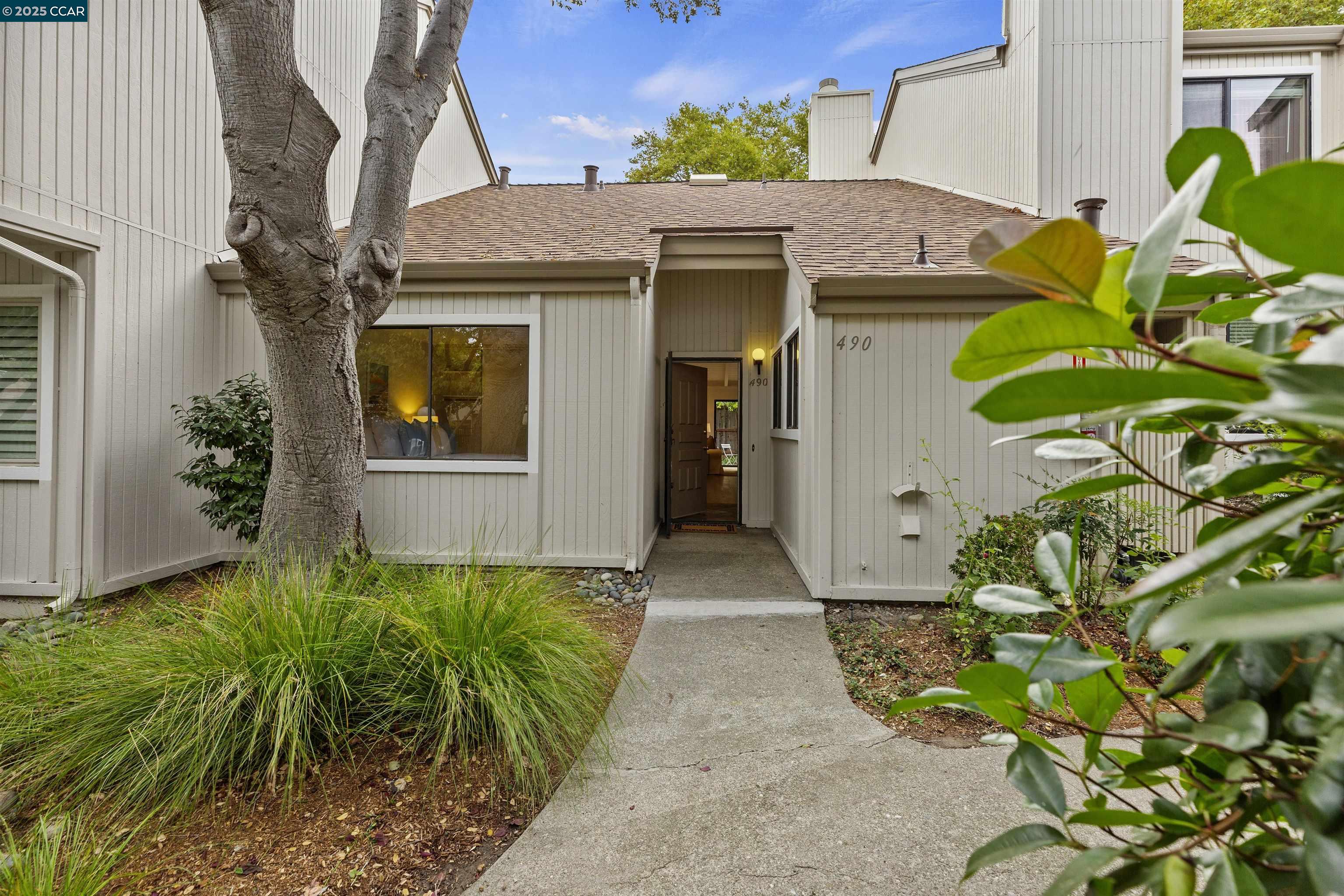 Photo #2: 41112765 Listing 