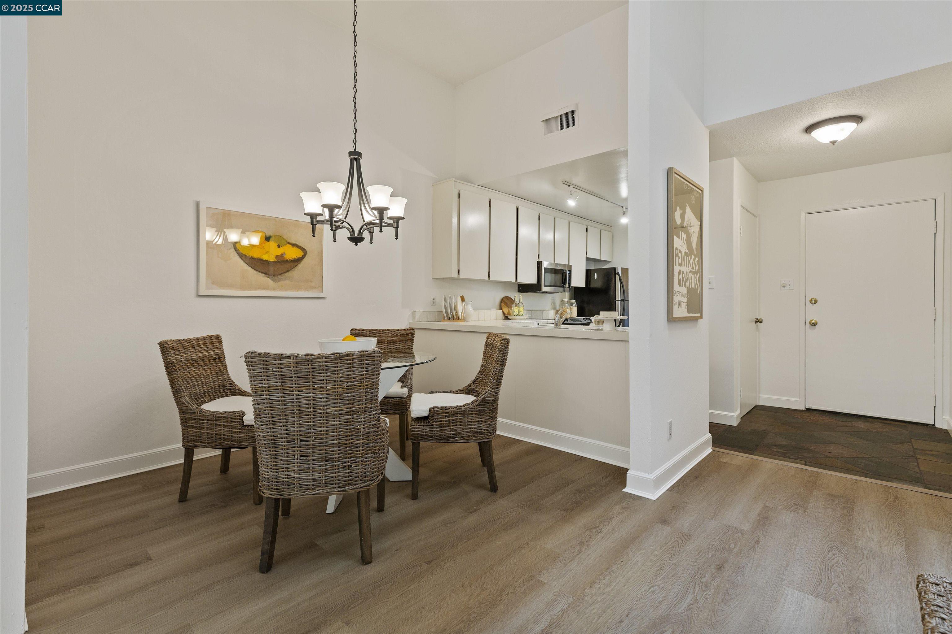 Photo #12: 41112765 Listing: Photo #12