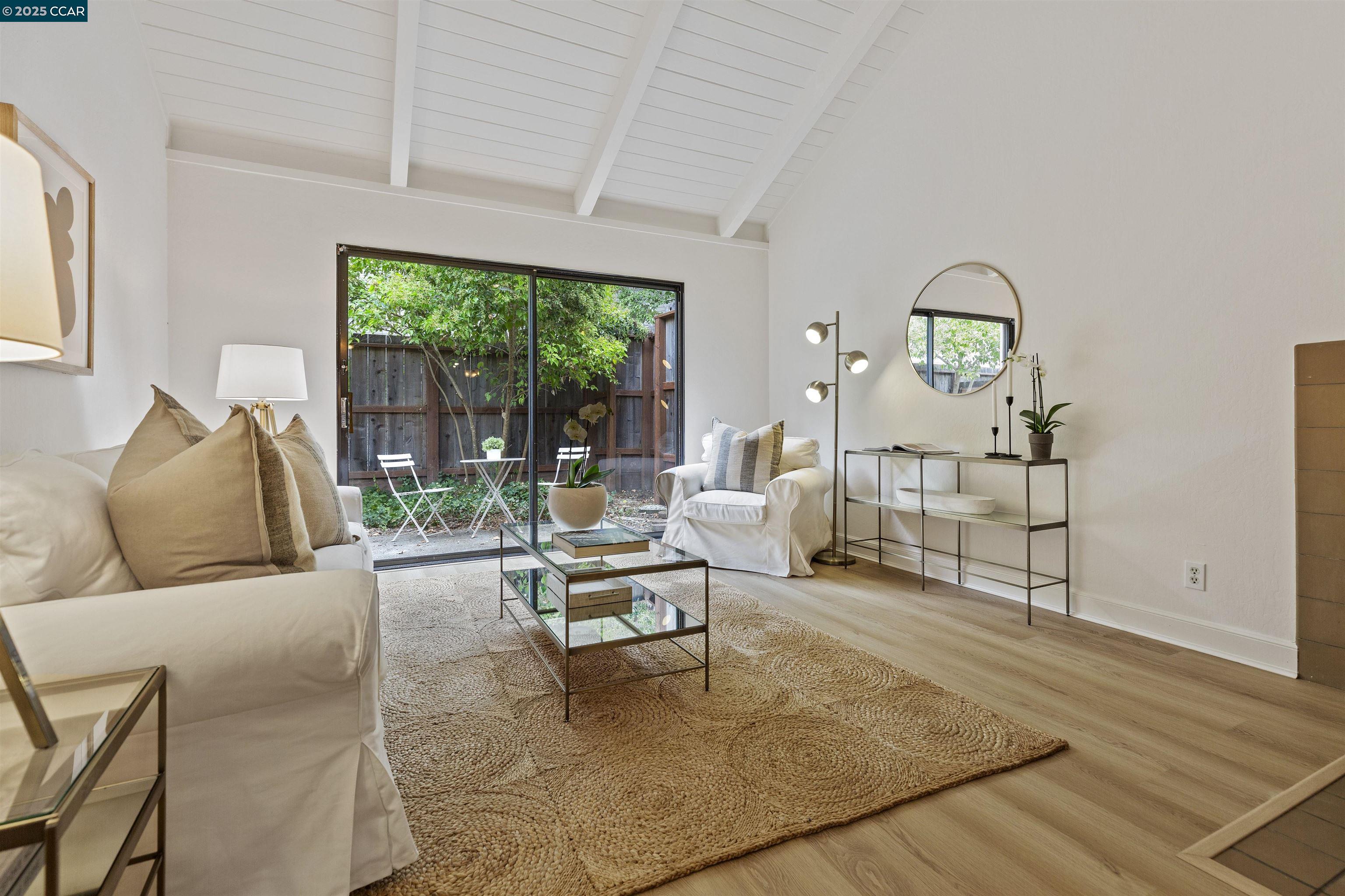 Photo #6: 41112765 Listing 