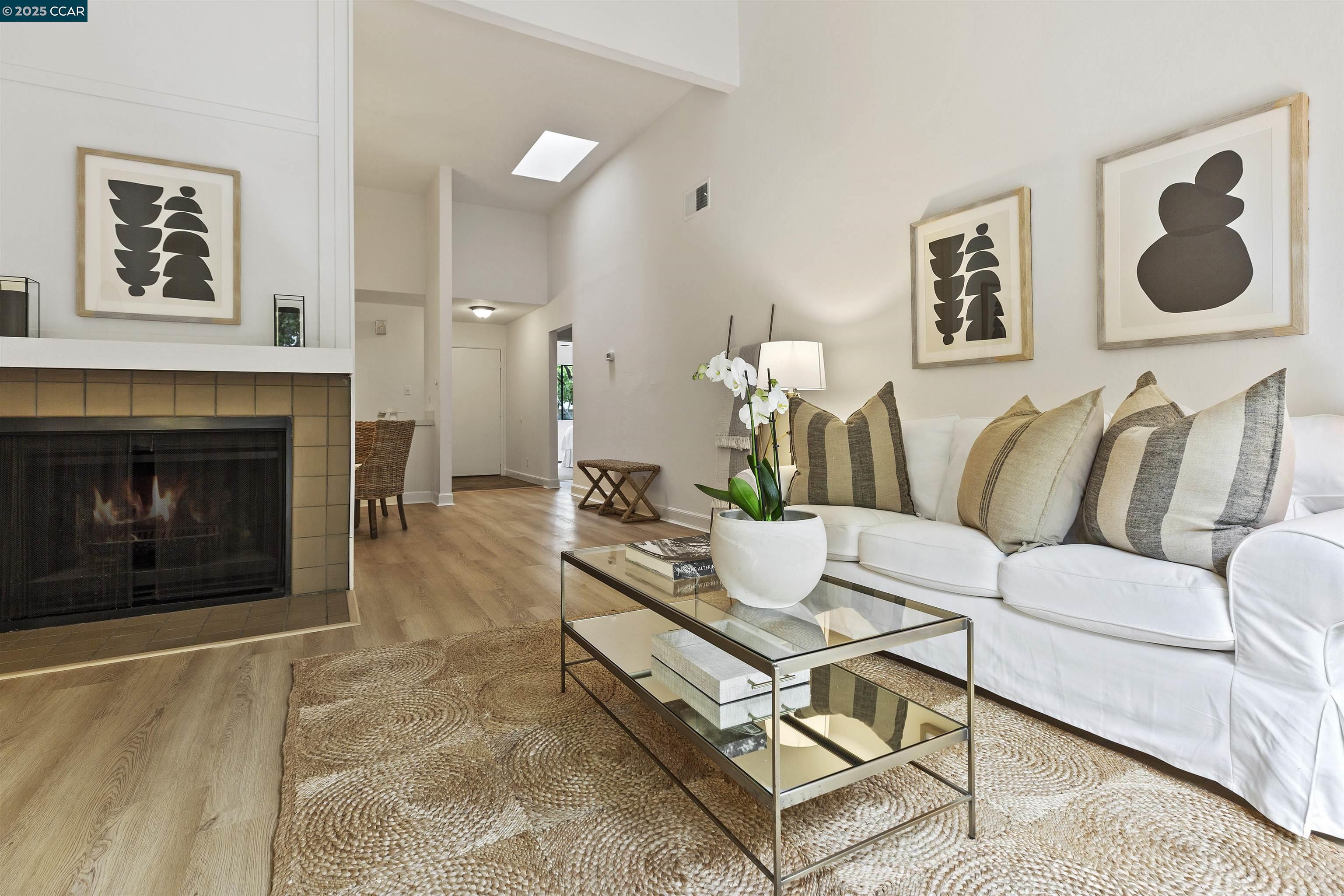 Photo #8: 41112765 Listing: Photo #8