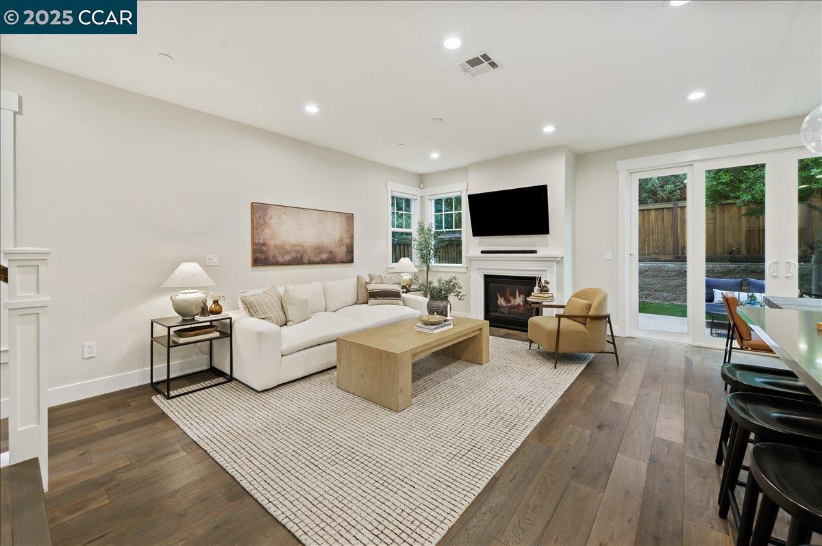 Photo #2: 41112770 Listing 