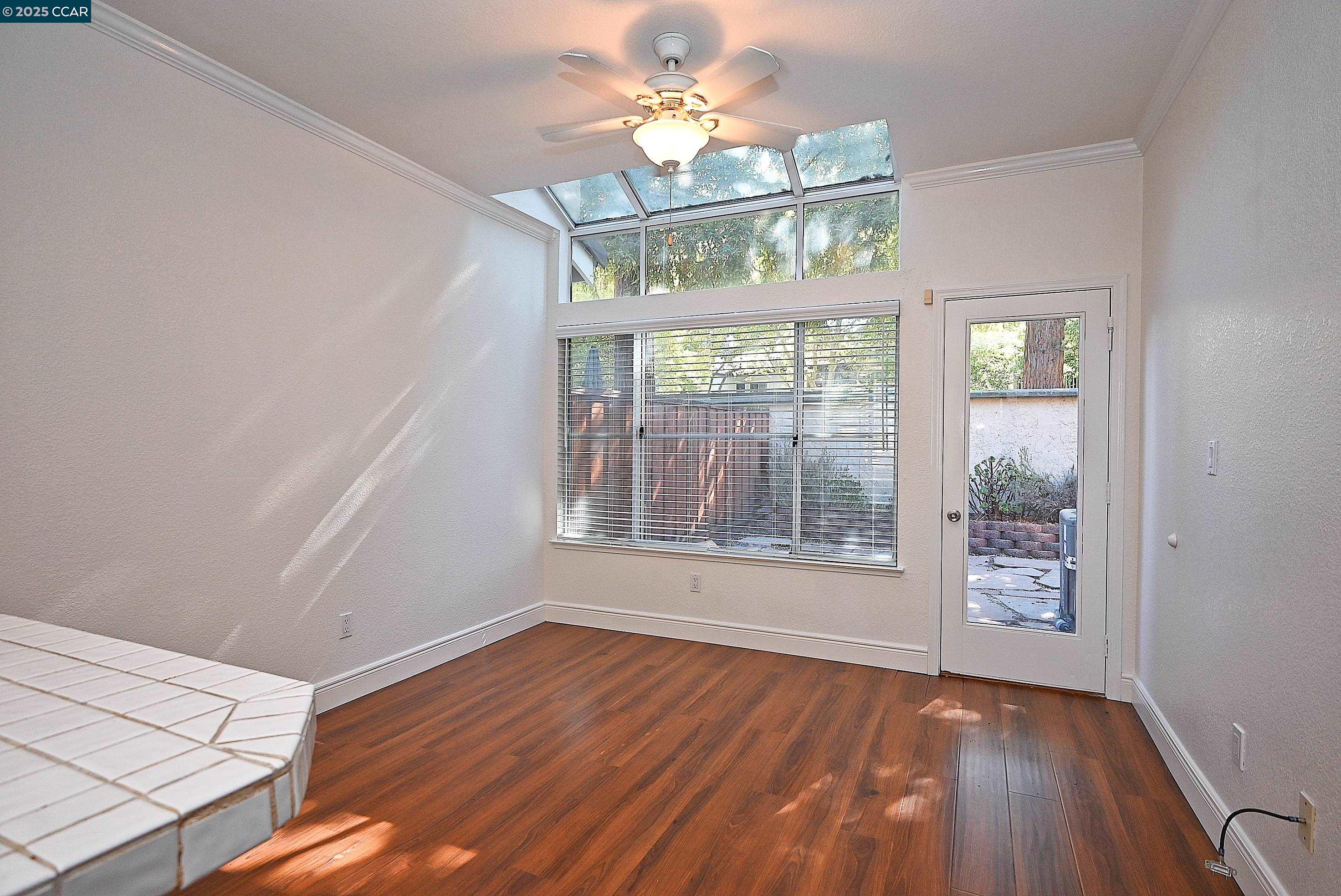 Detail Gallery Image 9 of 27 For 6198 Lakeview Circle, San Ramon,  CA 94582 - 3 Beds | 2/1 Baths